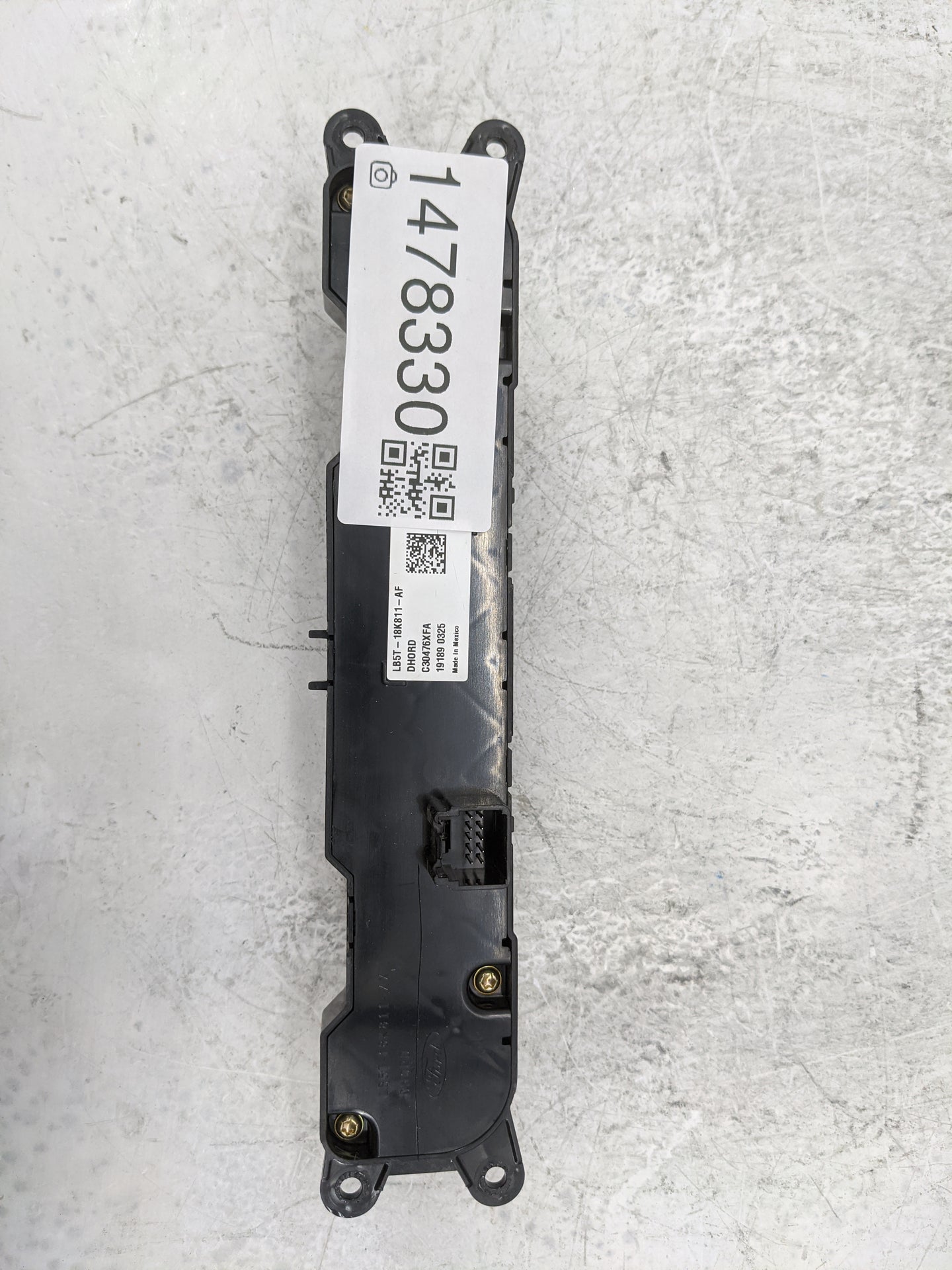 2020-2020 Ford Explorer Radio Control Panel 1478330 - Oemusedautoparts1.com