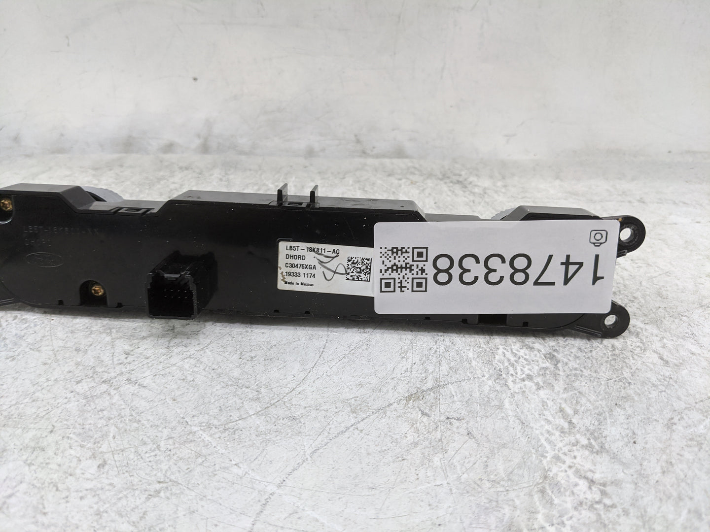 2020-2020 Ford Explorer Radio Control Panel 1478338 - Oemusedautoparts1.com
