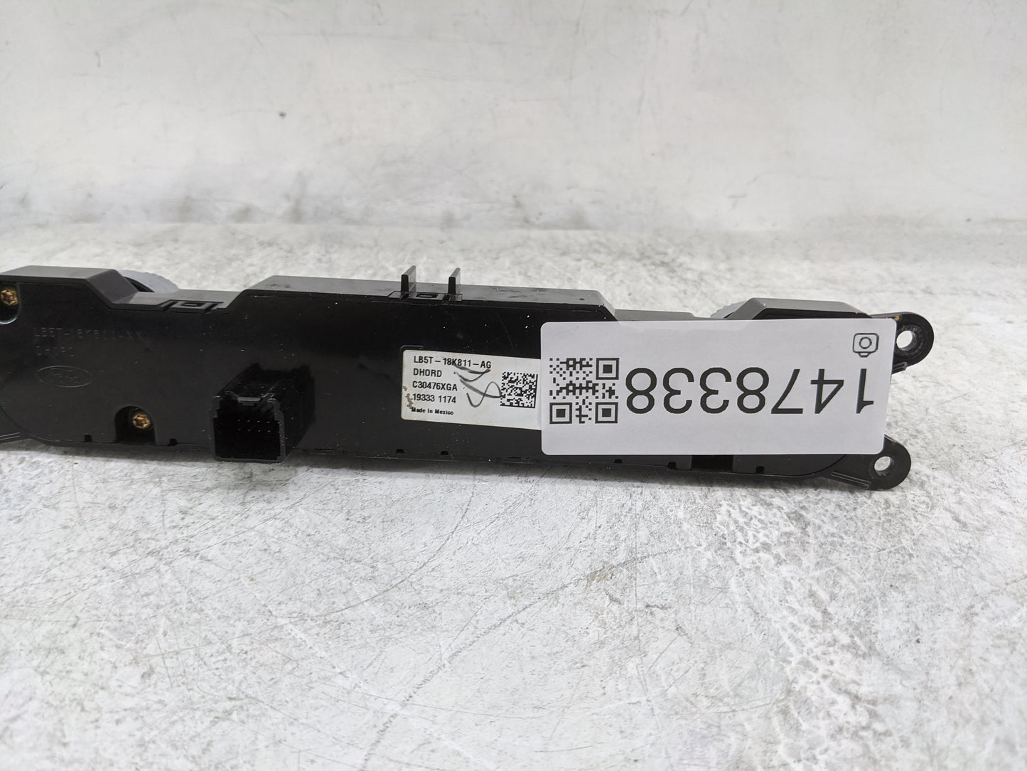 2020-2020 Ford Explorer Radio Control Panel 1478338 - Oemusedautoparts1.com