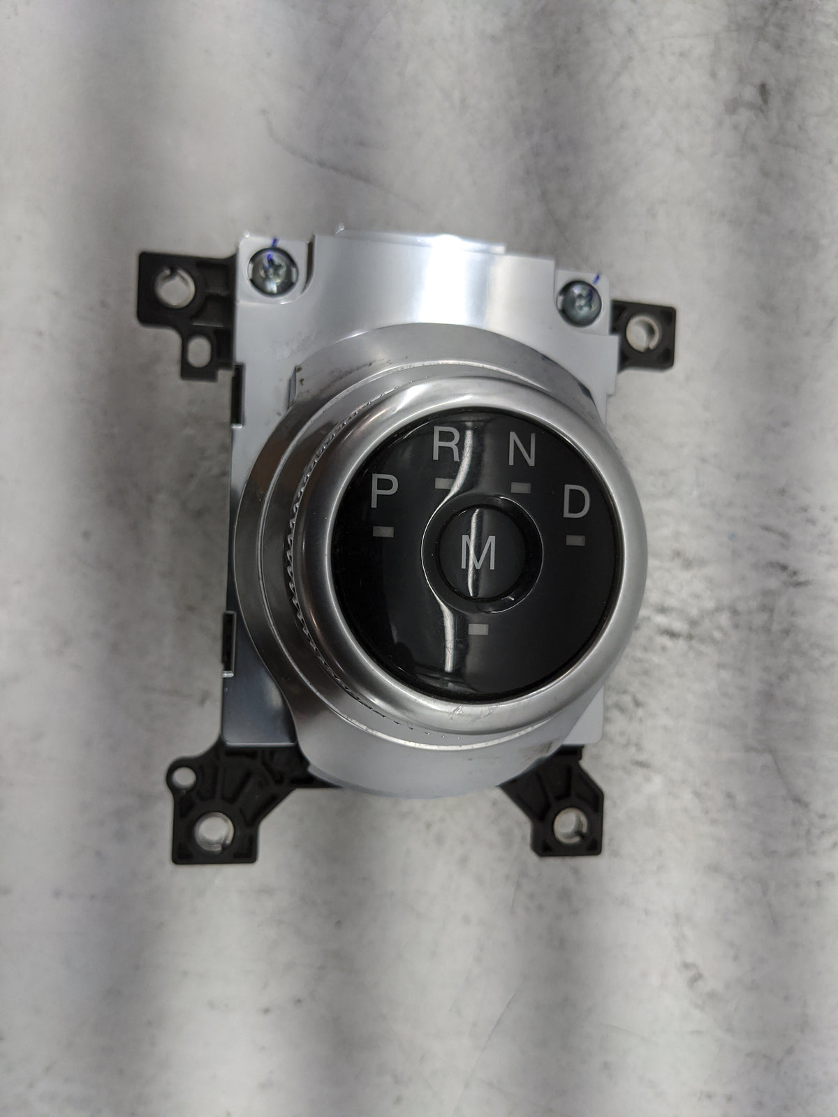 2020 Ford Explorer Floor Console Assembly Shifter - Oemusedautoparts1.com