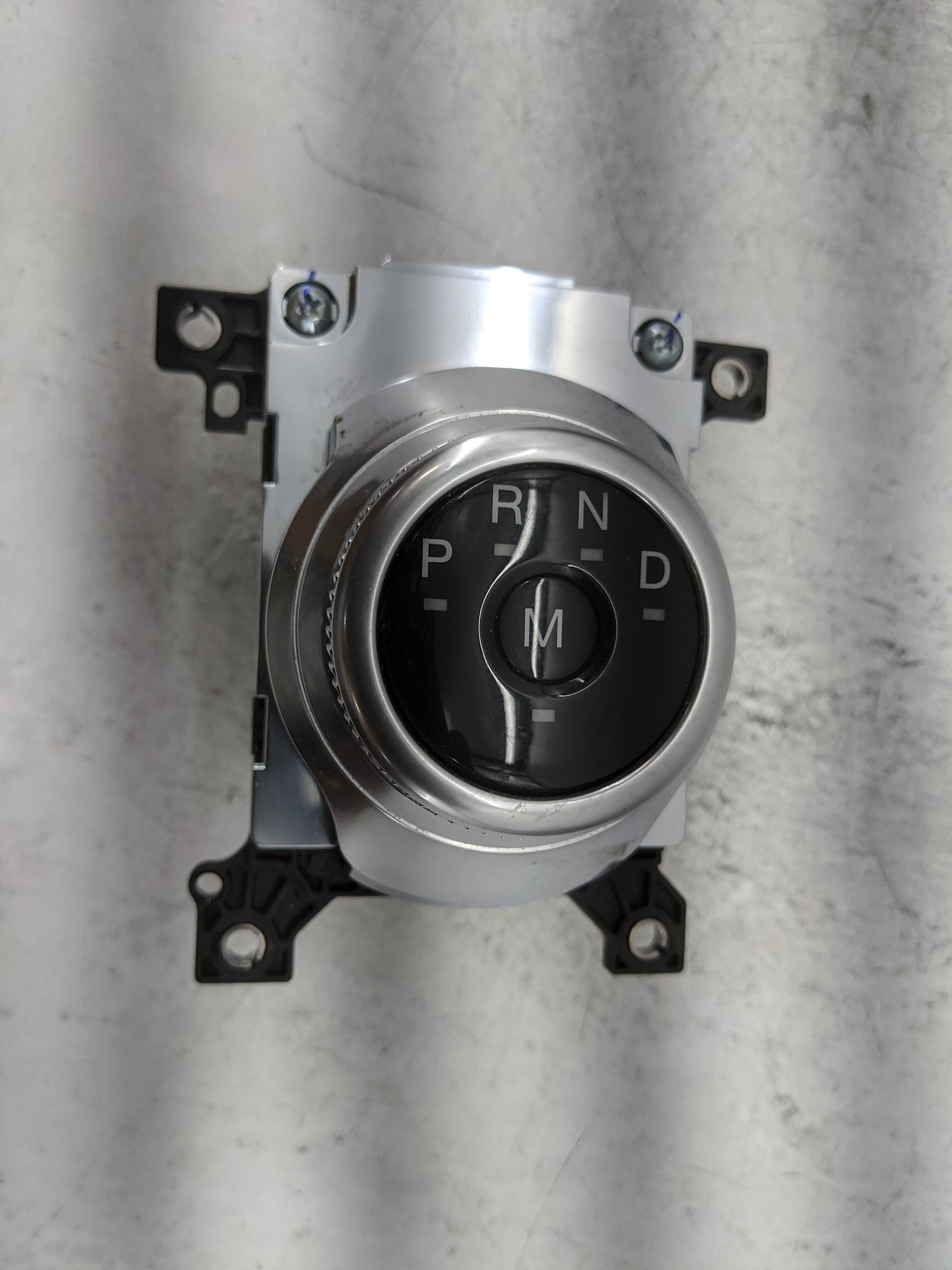 2020 Ford Explorer Floor Console Assembly Shifter - Oemusedautoparts1.com