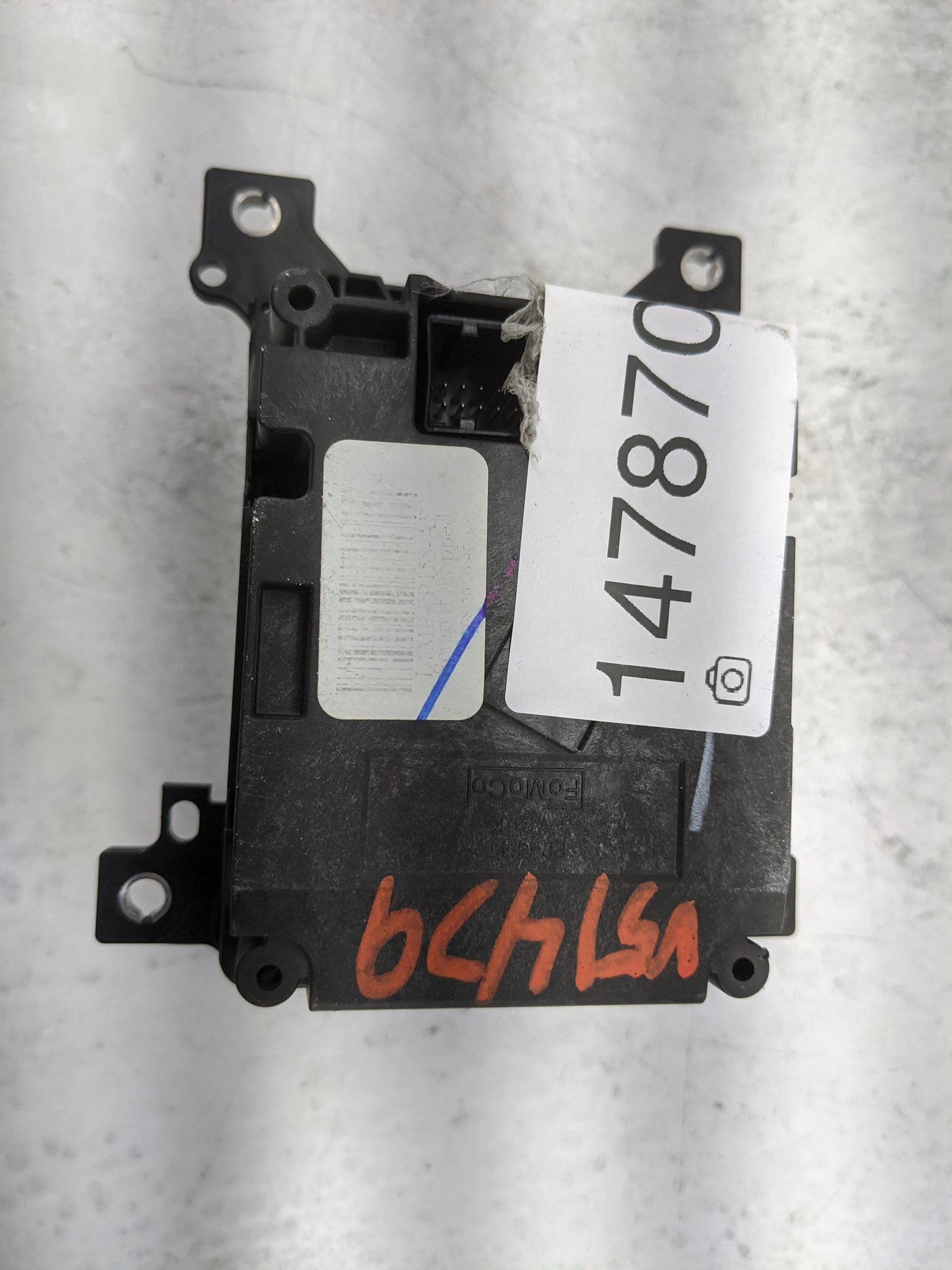 2020 Ford Explorer Floor Console Assembly Shifter - Oemusedautoparts1.com