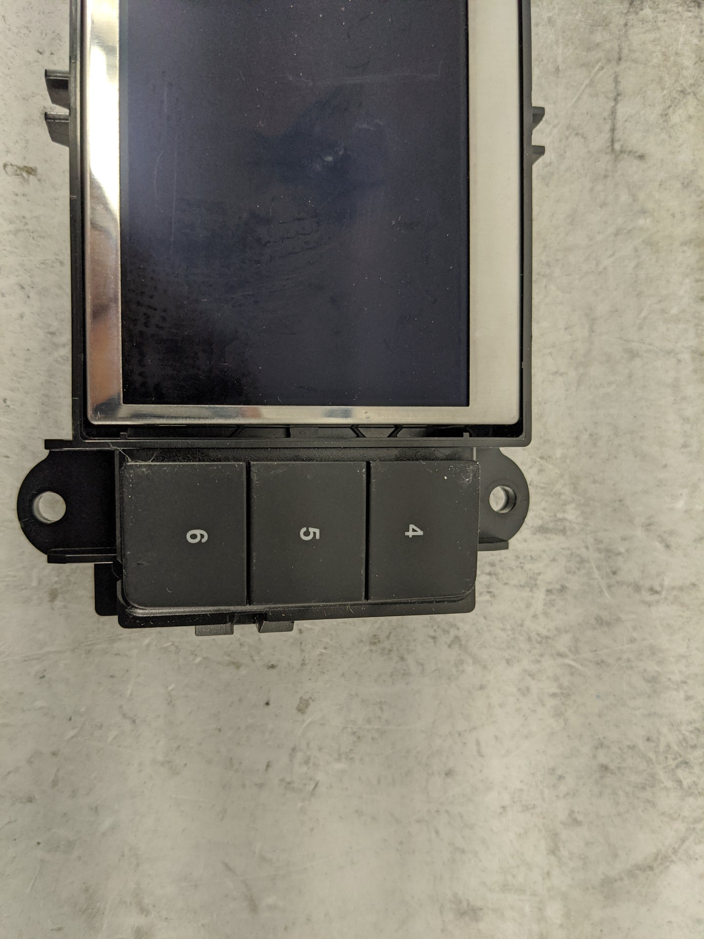 2020 Ford Explorer Information Display Screen 1483456 - Oemusedautoparts1.com