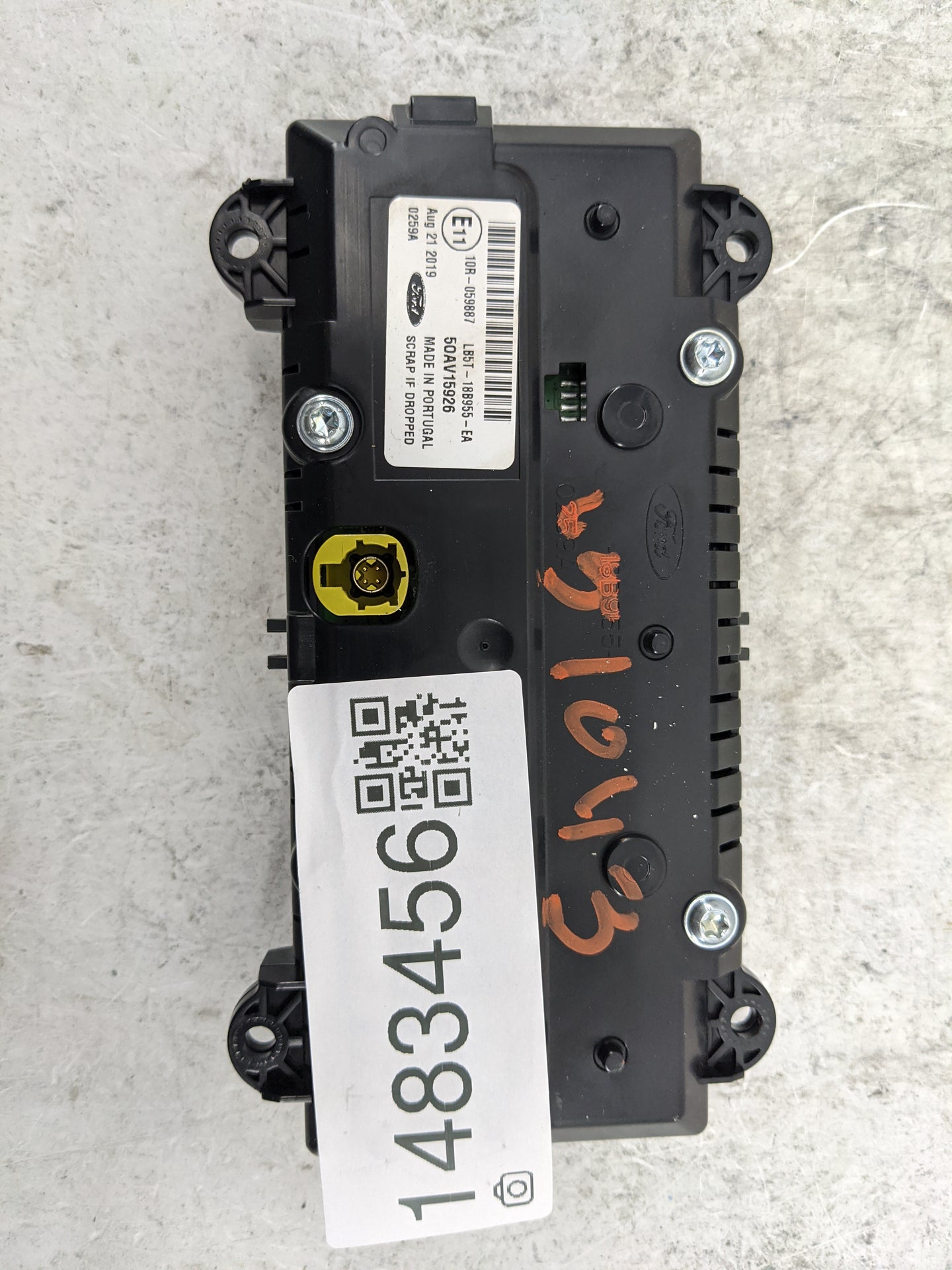 2020 Ford Explorer Information Display Screen 1483456 - Oemusedautoparts1.com