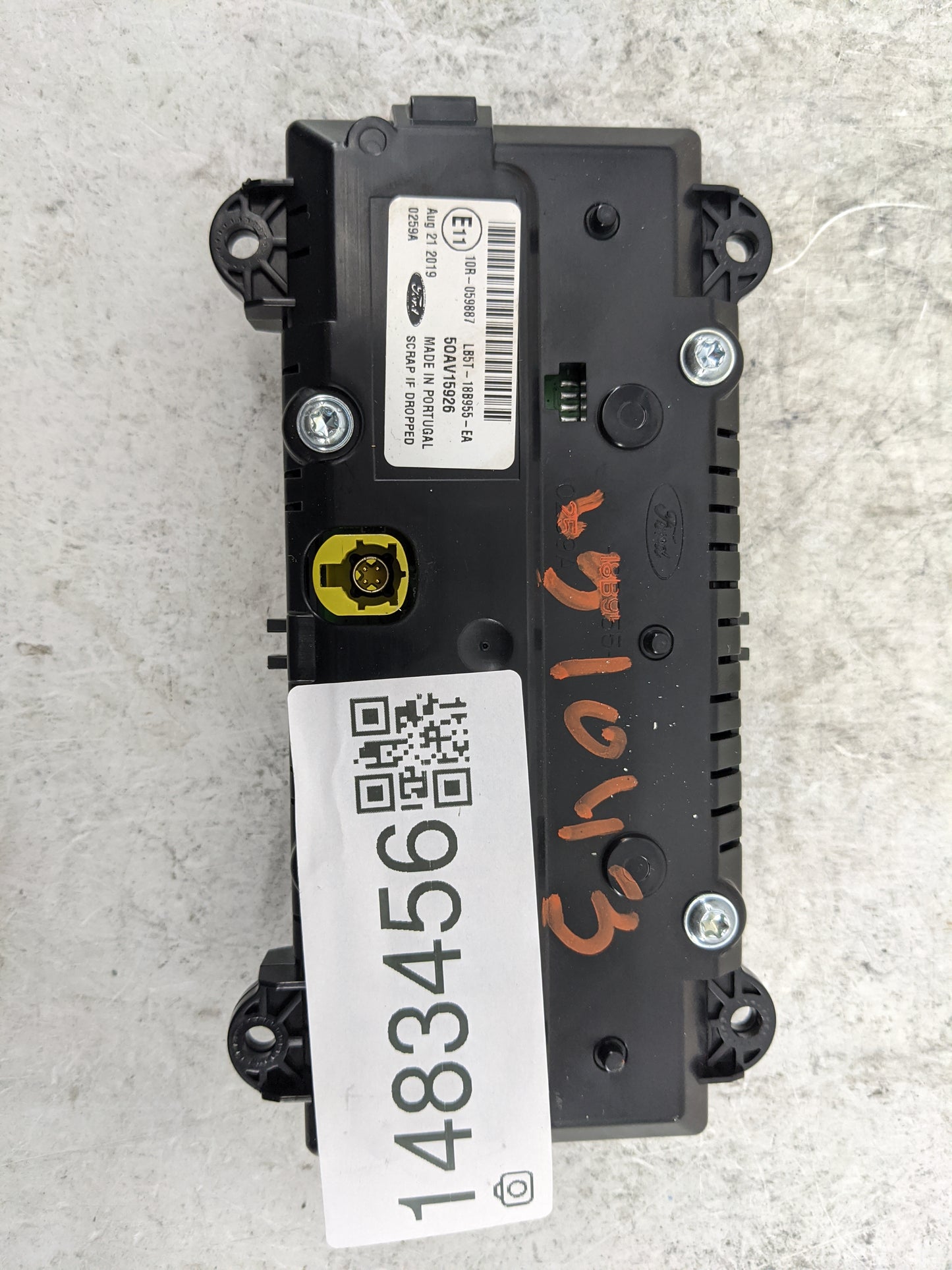2020 Ford Explorer Information Display Screen 1483456 - Oemusedautoparts1.com