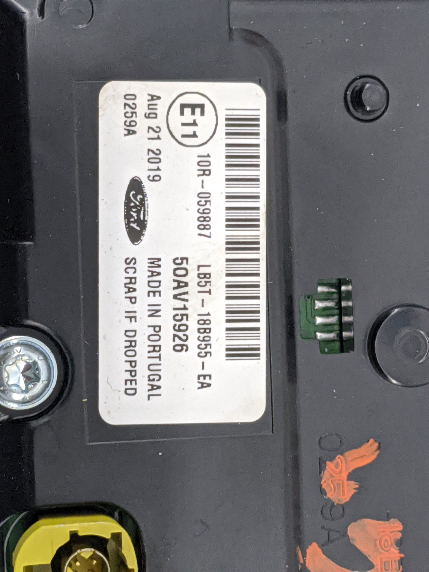 2020 Ford Explorer Information Display Screen 1483456 - Oemusedautoparts1.com