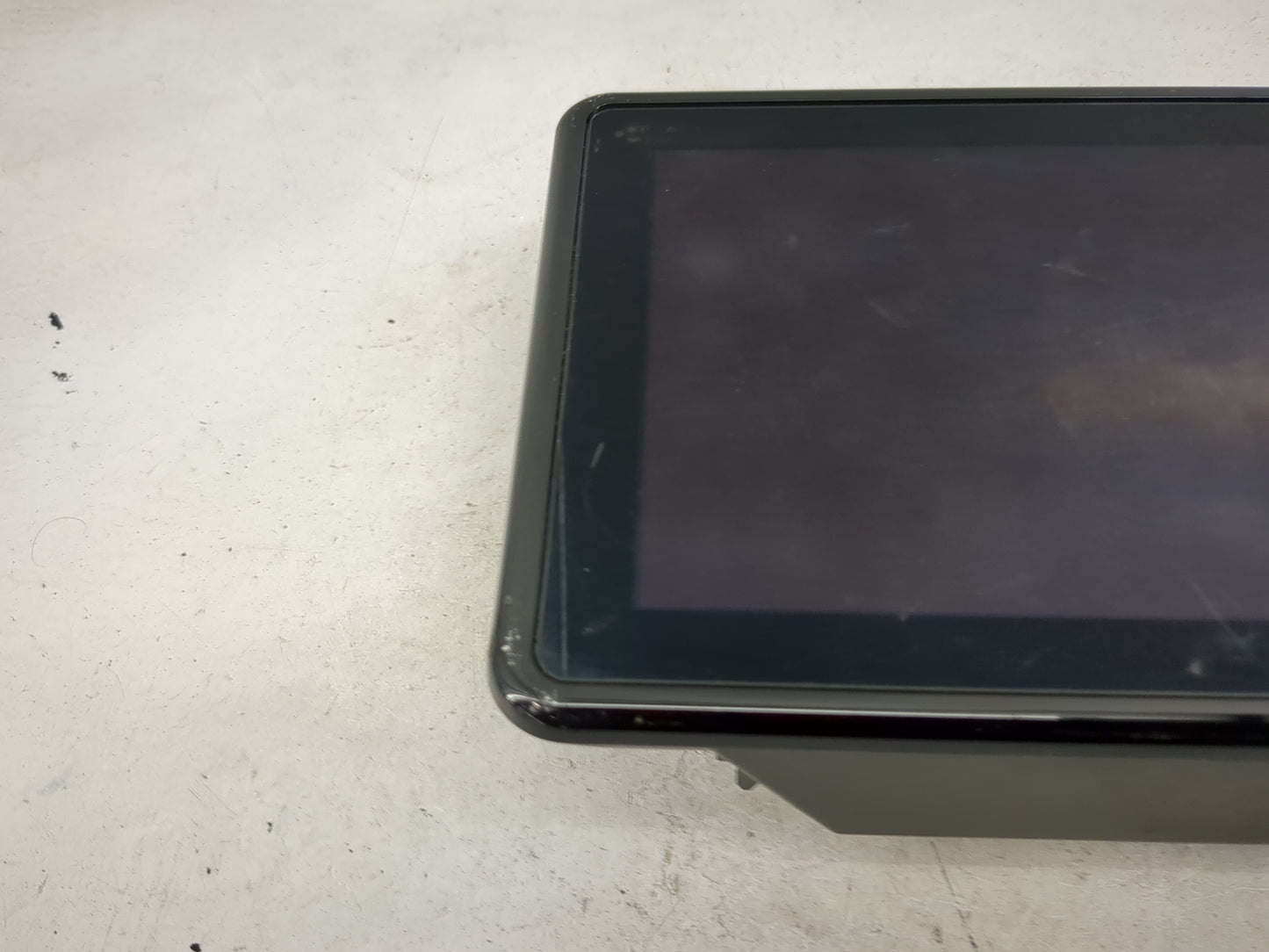 2020-2022 Ford Explorer Information Display Screen Black - Oemusedautoparts1.com