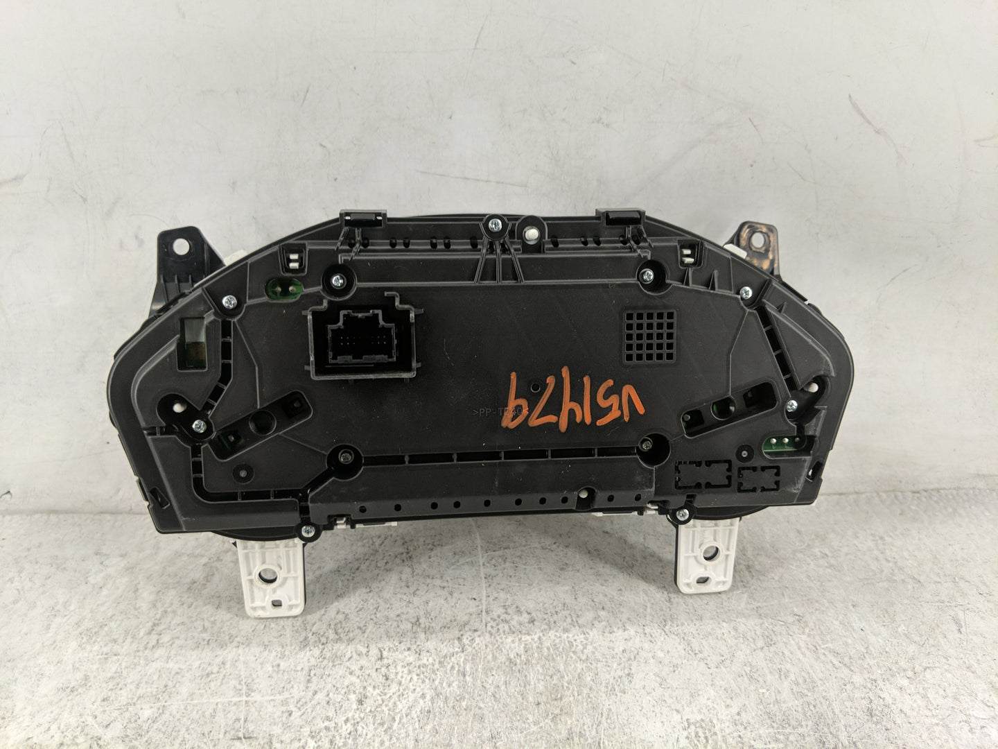 2020-2022 Ford Explorer Instrument Cluster Speedometer Gauges P/N:LB5T-10849-AE Miles: Fits Fits 2020 2021 2022 OEM Used Aut