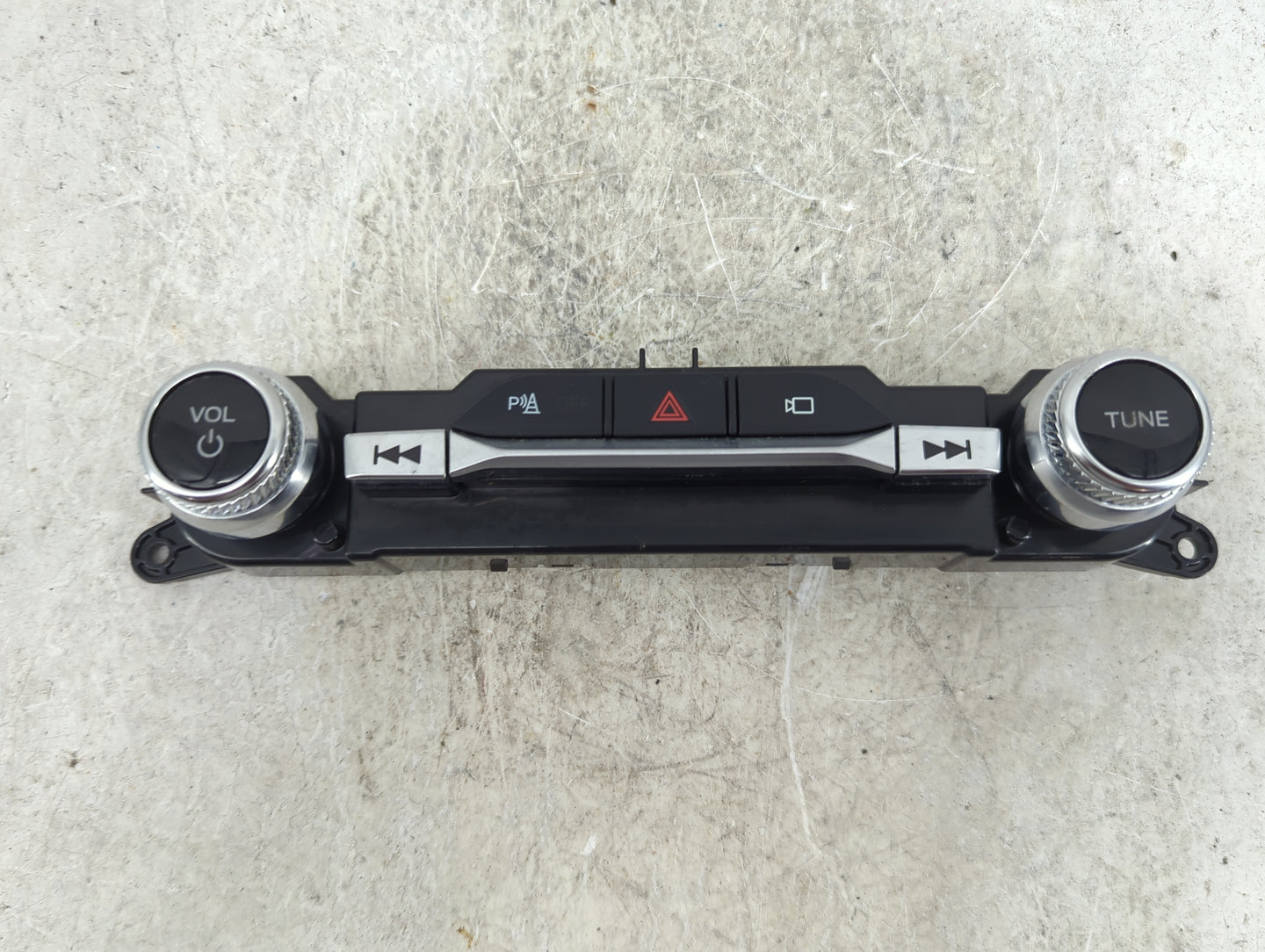 2020-2020 Ford Explorer Radio Control Panel 1489507 - Oemusedautoparts1.com