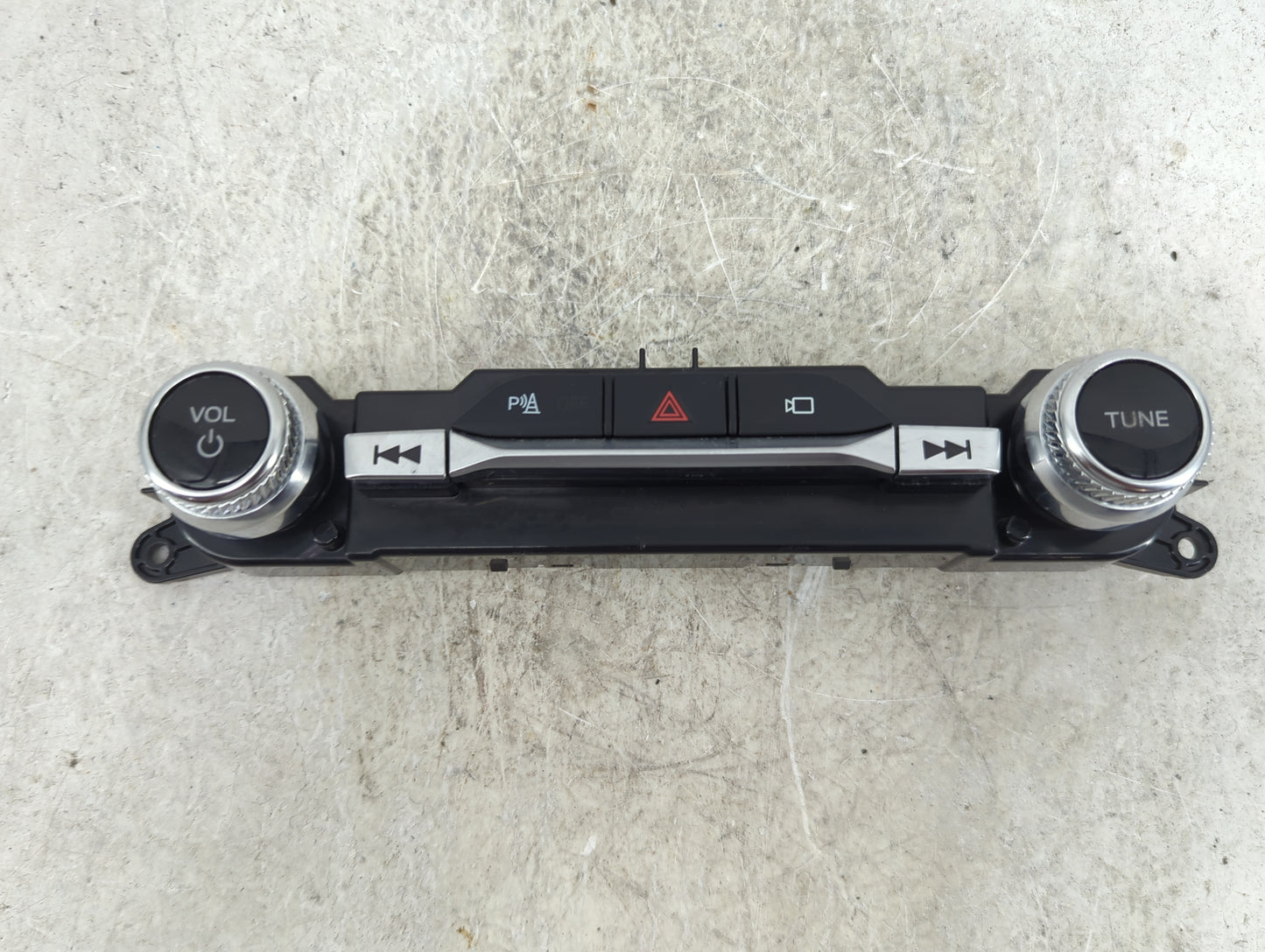 2020-2020 Ford Explorer Radio Control Panel 1489507 - Oemusedautoparts1.com