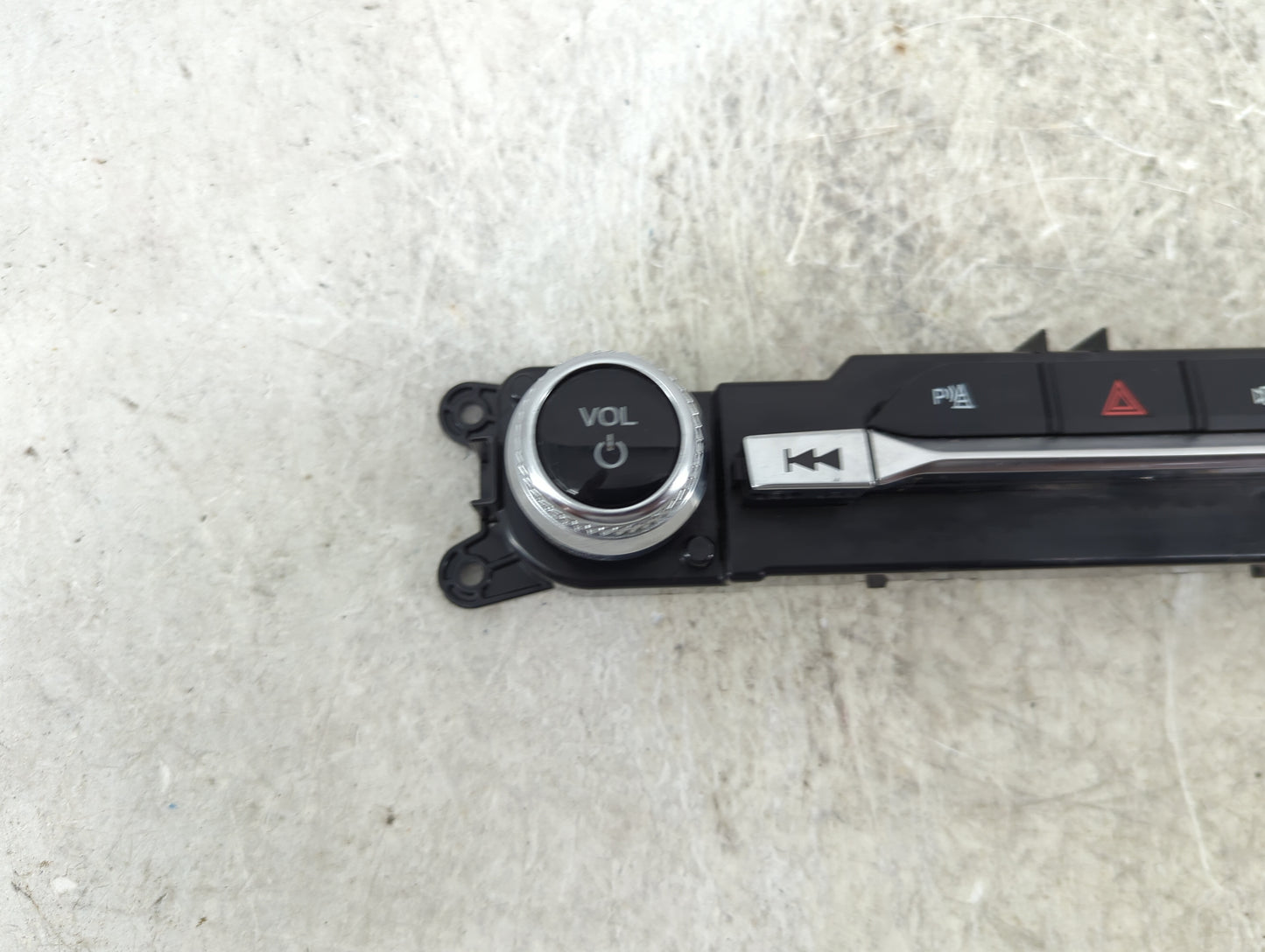 2020-2020 Ford Explorer Radio Control Panel 1489507 - Oemusedautoparts1.com