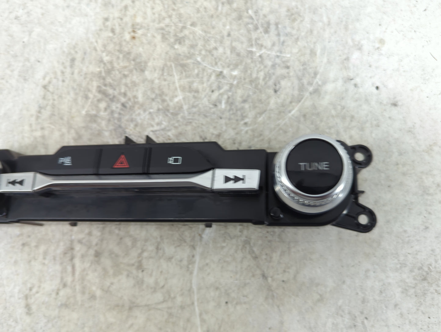 2020-2020 Ford Explorer Radio Control Panel 1489507 - Oemusedautoparts1.com