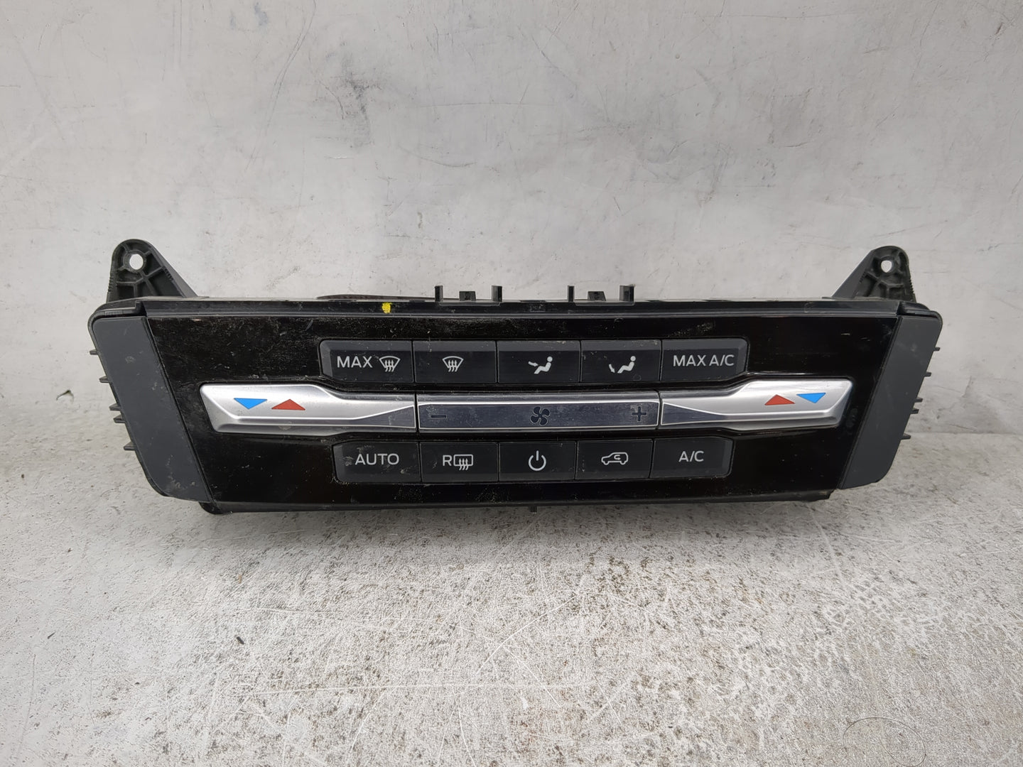 2020 Ford Explorer Climate Control Module Temperature AC/Heater Replacement P/N:LB5T-18C612-HE Fits OEM Used Auto Parts - Oe