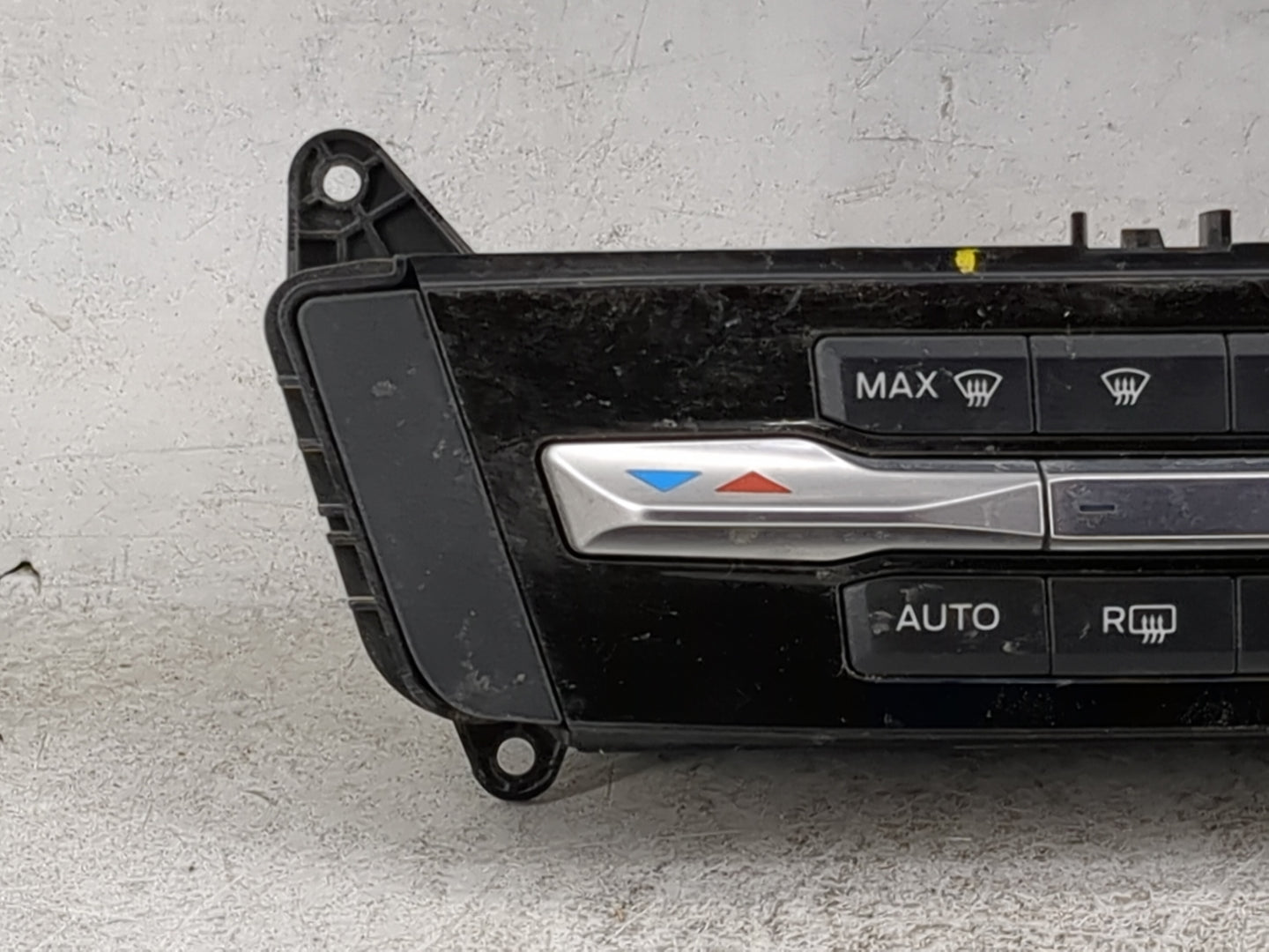 2020 Ford Explorer Climate Control Module Temperature AC/Heater Replacement P/N:LB5T-18C612-HE Fits OEM Used Auto Parts - Oe