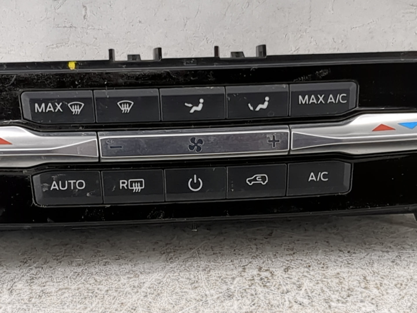 2020 Ford Explorer Climate Control Module Temperature AC/Heater Replacement P/N:LB5T-18C612-HE Fits OEM Used Auto Parts - Oe