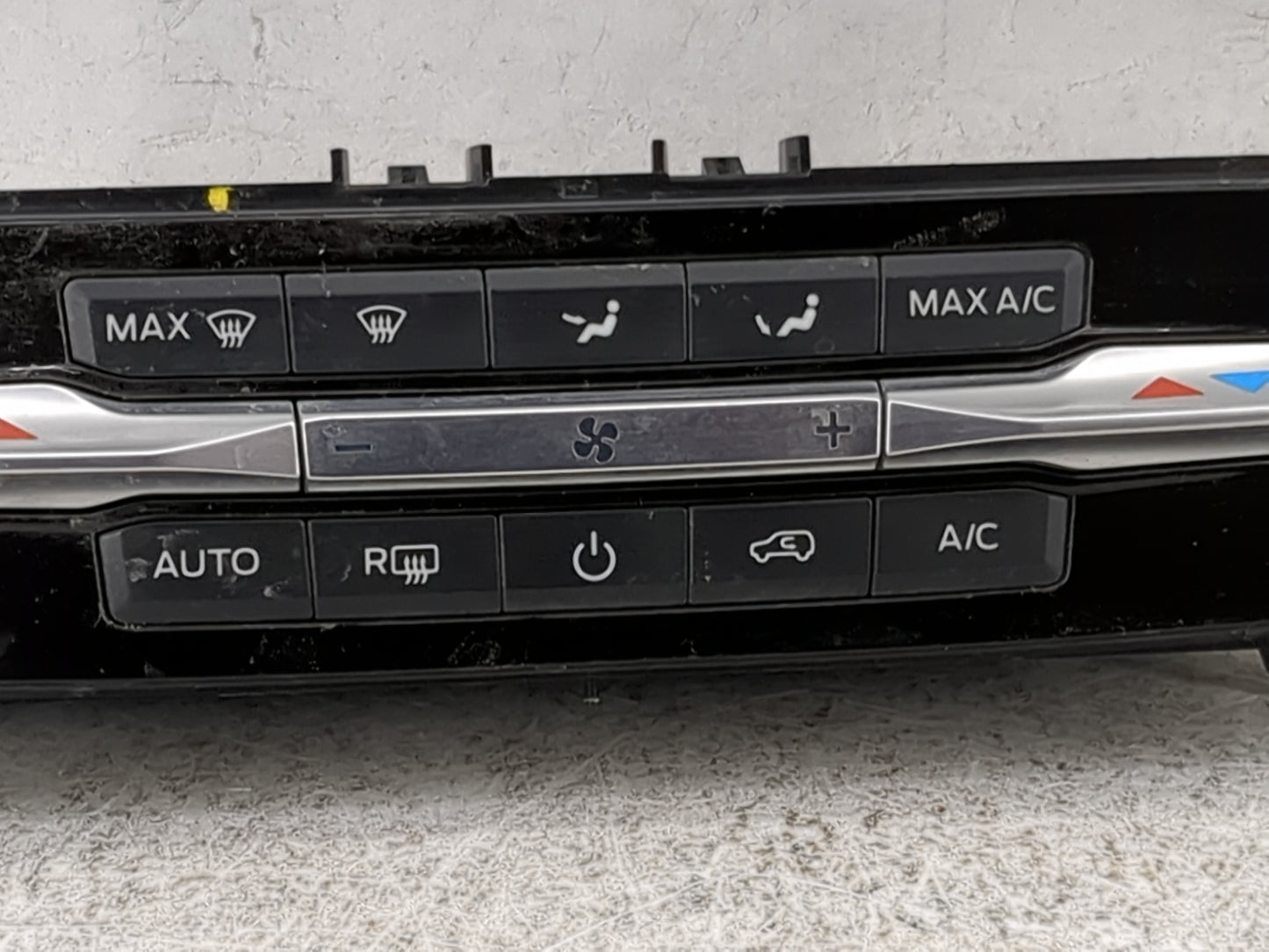 2020 Ford Explorer Climate Control Module Temperature AC/Heater Replacement P/N:LB5T-18C612-HE Fits OEM Used Auto Parts - Oe