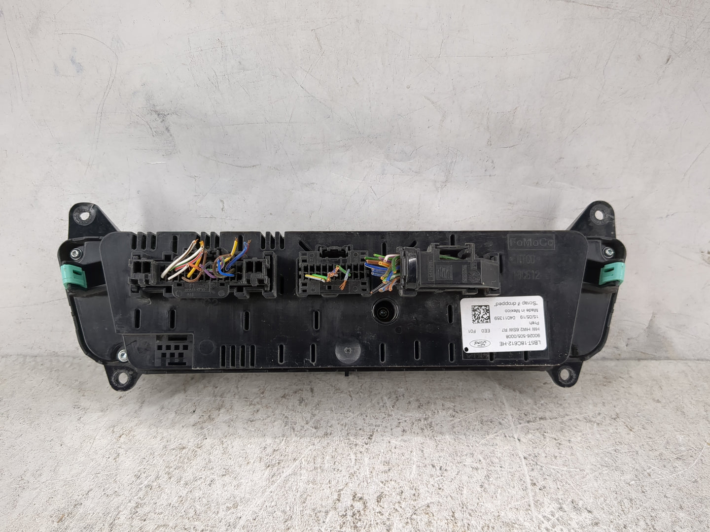 2020 Ford Explorer Climate Control Module Temperature AC/Heater Replacement P/N:LB5T-18C612-HE Fits OEM Used Auto Parts - Oe