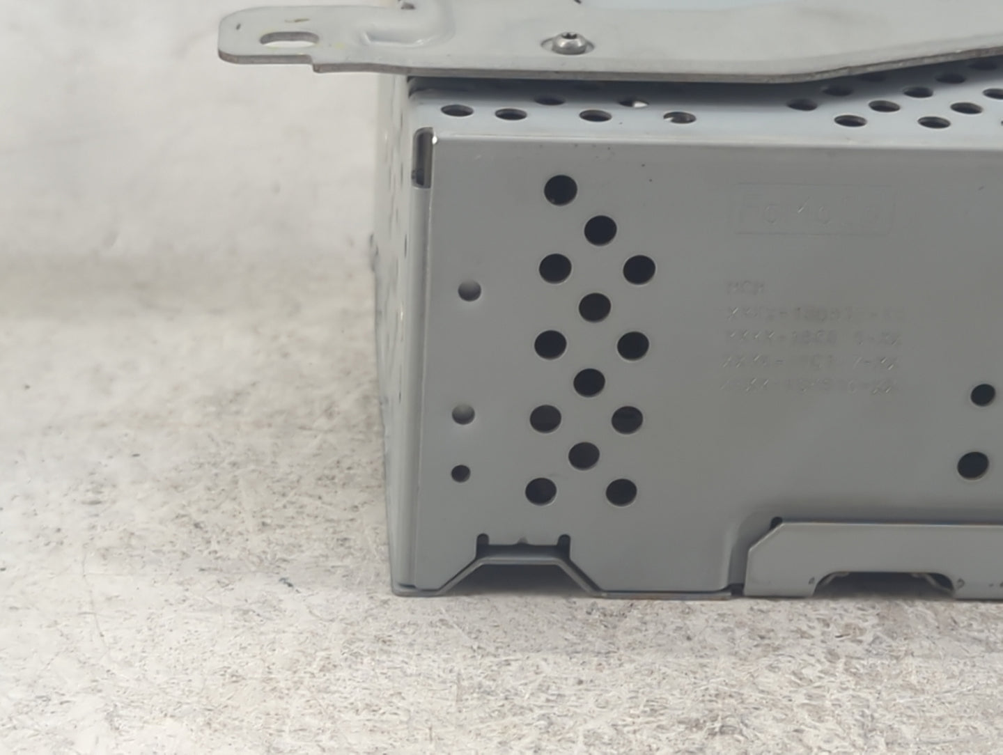 2020-2022 Ford Explorer Radio AM FM Cd Player Receiver Replacement P/N:LB5T-18D832-KS A13853340 Fits Fits 2020 2021 2022 OEM
