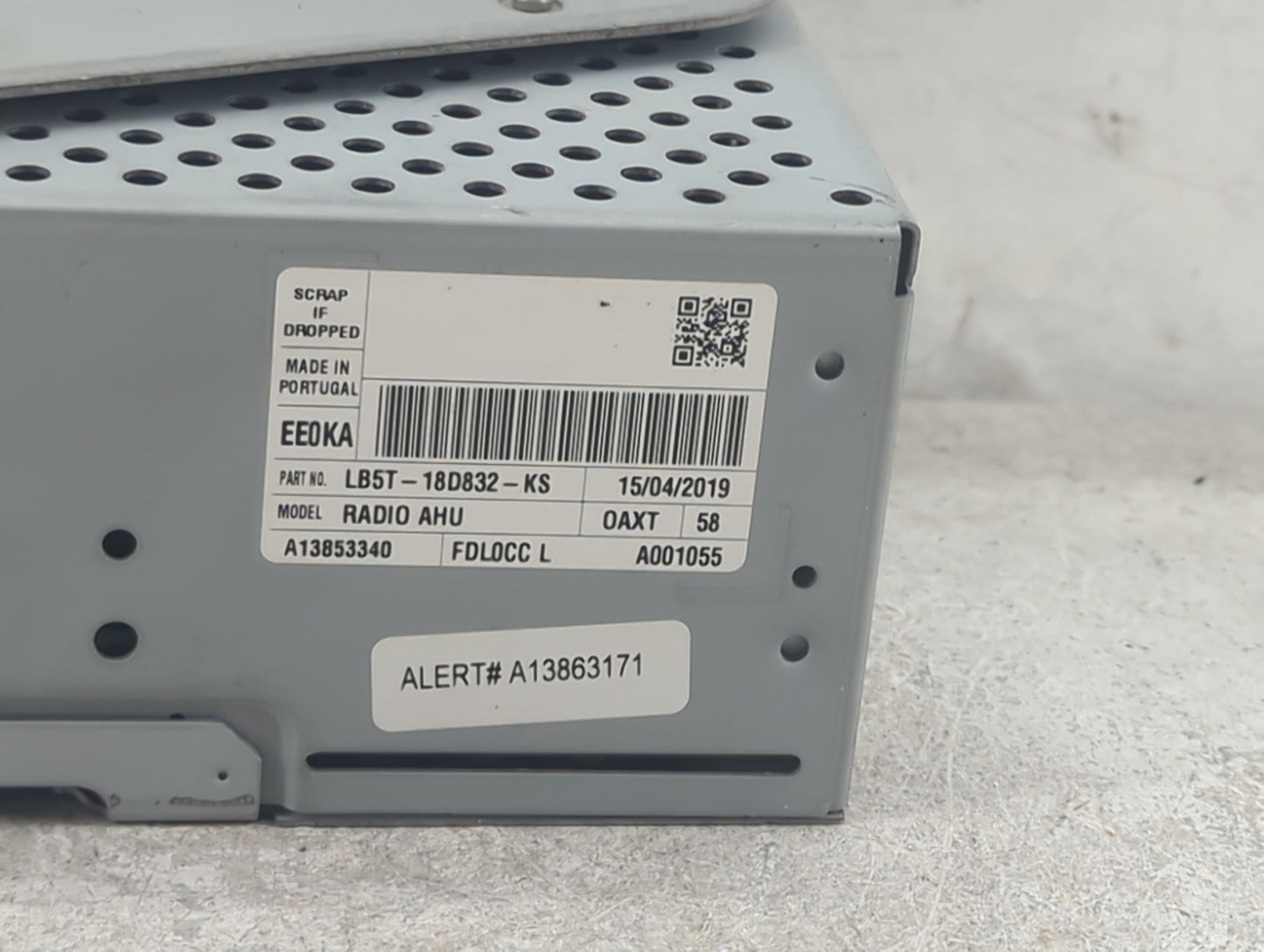 2020-2022 Ford Explorer Radio AM FM Cd Player Receiver Replacement P/N:LB5T-18D832-KS A13853340 Fits Fits 2020 2021 2022 OEM
