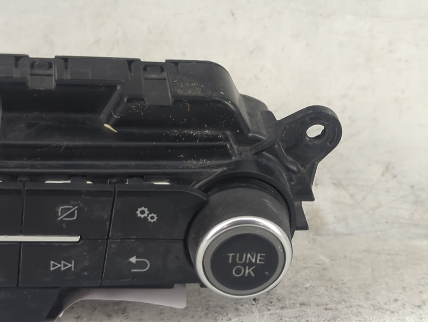 2020 Ford Explorer Radio Control Panel 1494636 - Oemusedautoparts1.com