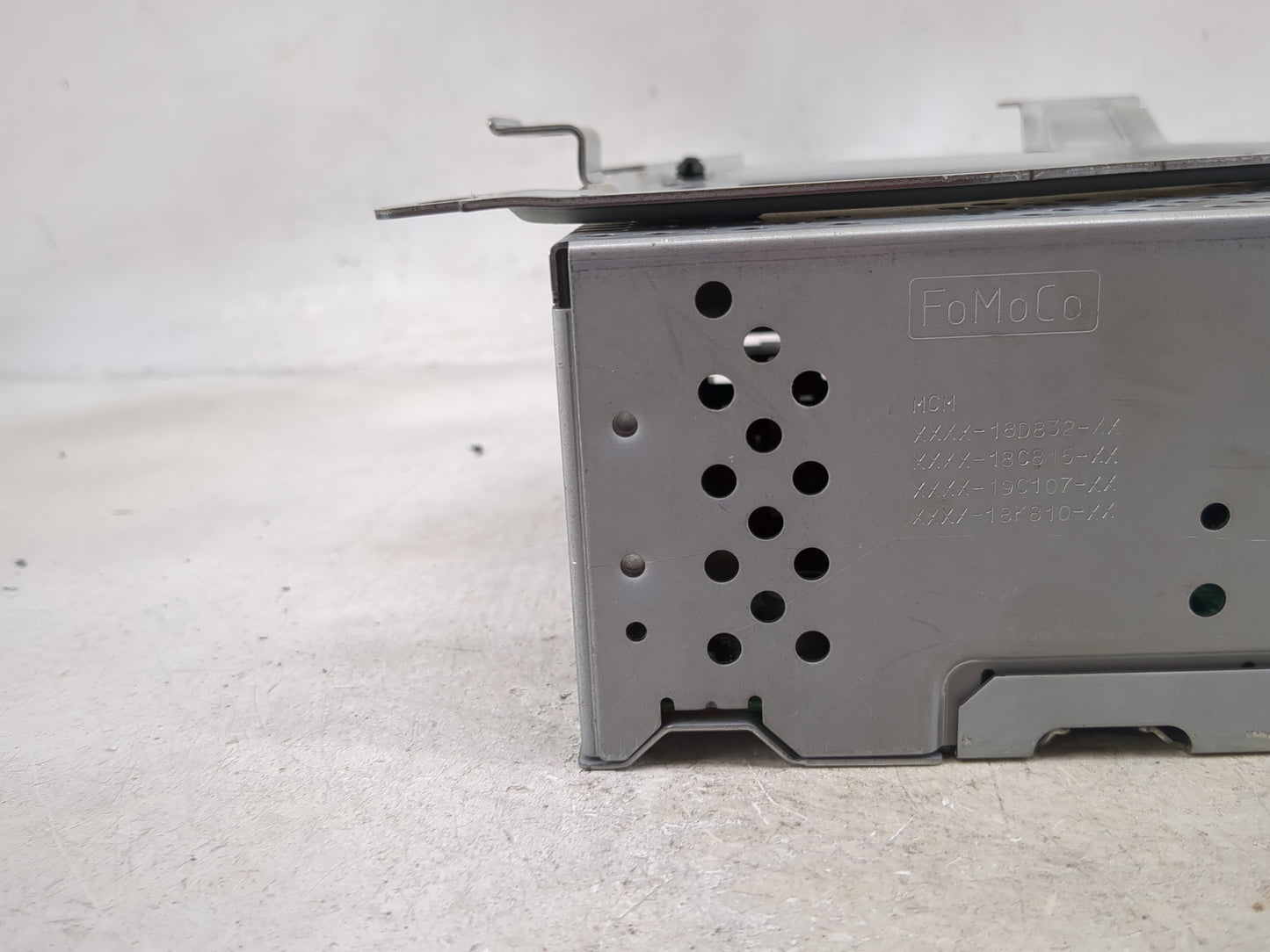 2020-2022 Ford Explorer Radio AM FM Cd Player Receiver Replacement P/N:LB5T-18D832-KU Fits Fits 2020 2021 2022 OEM Used Auto