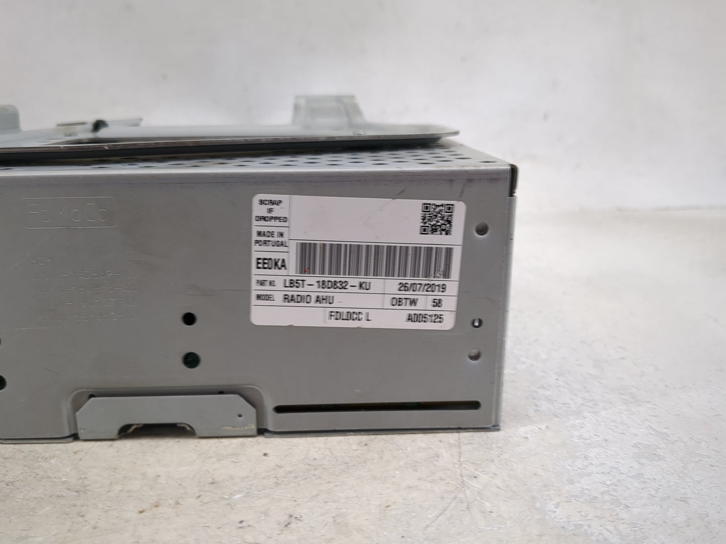 2020-2022 Ford Explorer Radio AM FM Cd Player Receiver Replacement P/N:LB5T-18D832-KU Fits Fits 2020 2021 2022 OEM Used Auto