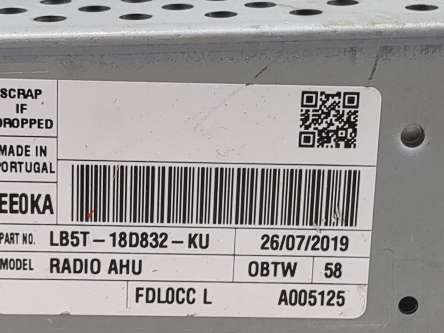2020-2022 Ford Explorer Radio AM FM Cd Player Receiver Replacement P/N:LB5T-18D832-KU Fits Fits 2020 2021 2022 OEM Used Auto
