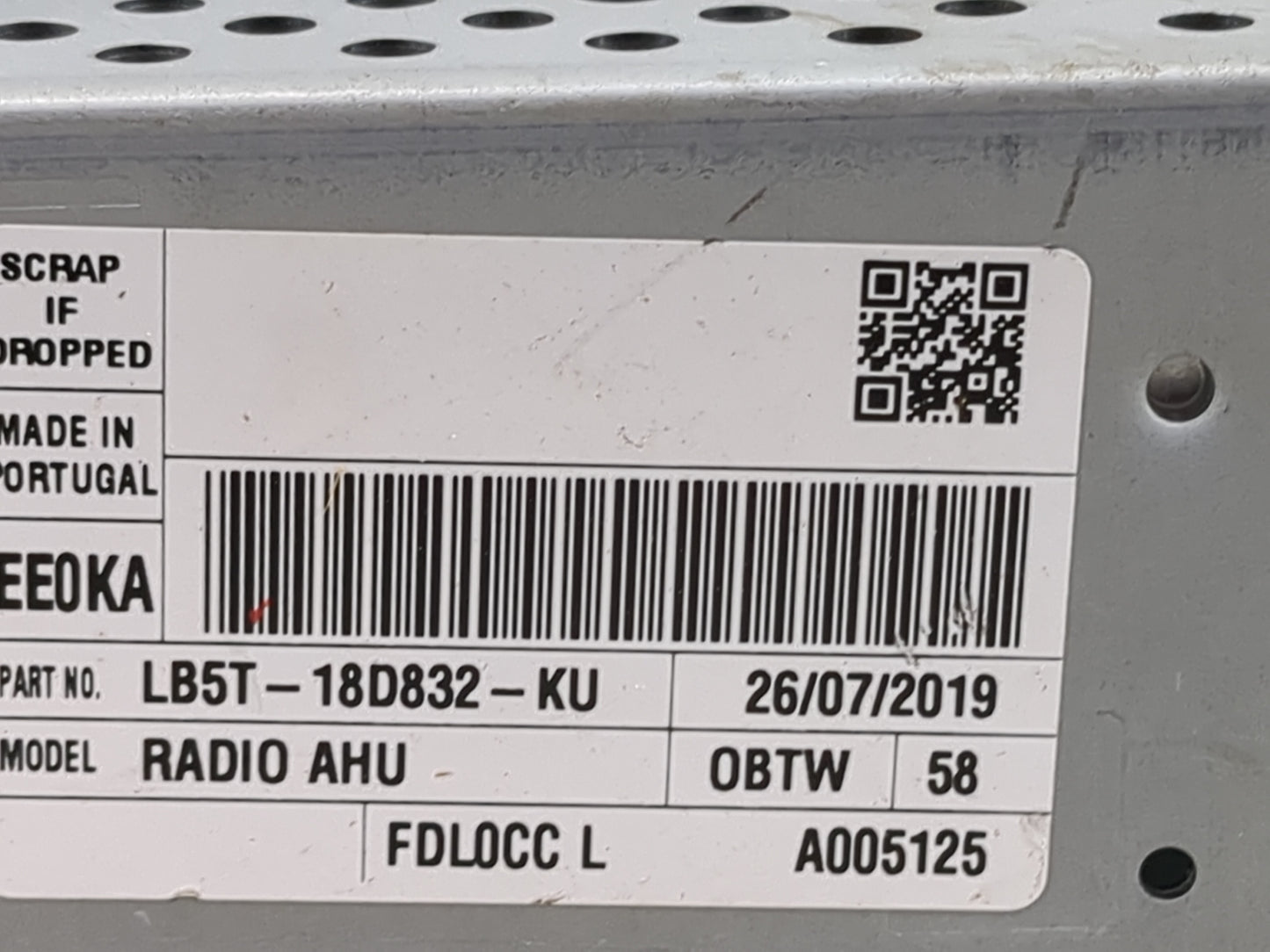 2020-2022 Ford Explorer Radio AM FM Cd Player Receiver Replacement P/N:LB5T-18D832-KU Fits Fits 2020 2021 2022 OEM Used Auto
