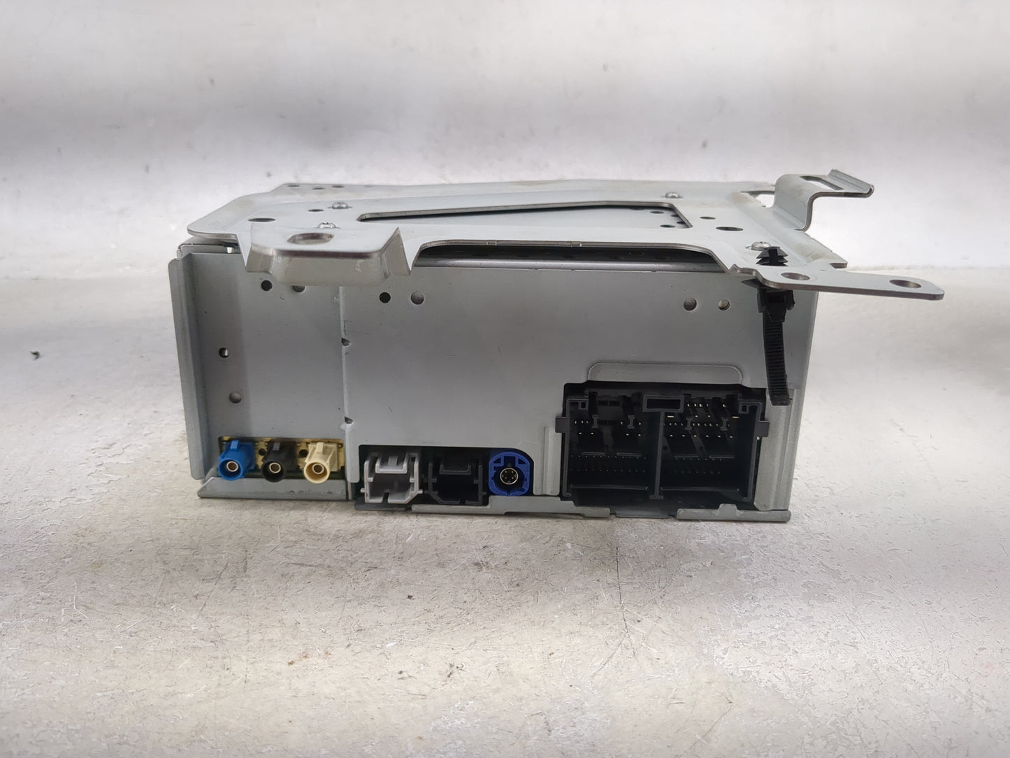 2020-2022 Ford Explorer Radio AM FM Cd Player Receiver Replacement P/N:LB5T-18D832-KU Fits Fits 2020 2021 2022 OEM Used Auto