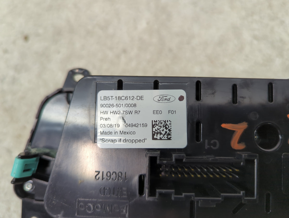 2020 Ford Explorer Climate Control Module Temperature AC/Heater Replacement P/N:LB5T-18C612-DE 90026-501/0008 Fits OEM Used 