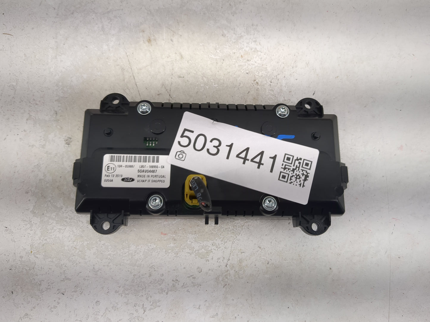 2020 Ford Explorer Information Display Screen 5031441 - Oemusedautoparts1.com