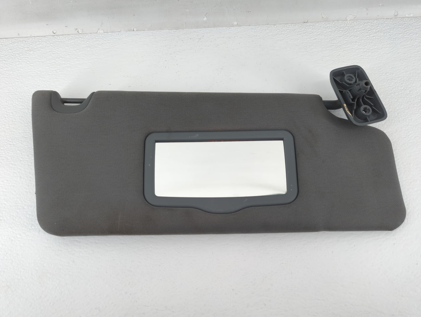 2020 Ford Explorer Sun Visor Shade Replacement Passenger Right Mirror Fits OEM Used Auto Parts - Oemusedautoparts1.com