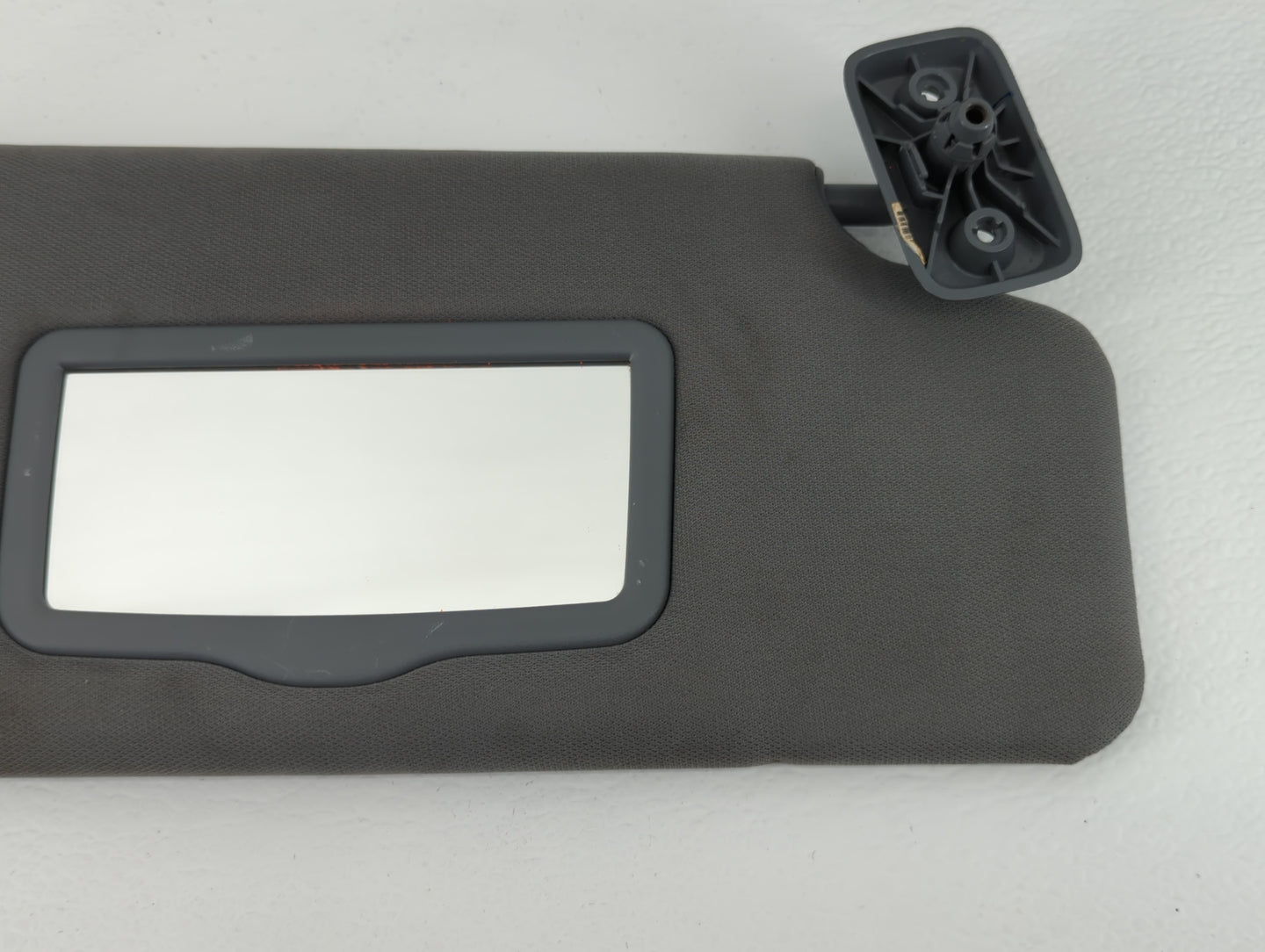 2020 Ford Explorer Sun Visor Shade Replacement Passenger Right Mirror Fits OEM Used Auto Parts - Oemusedautoparts1.com