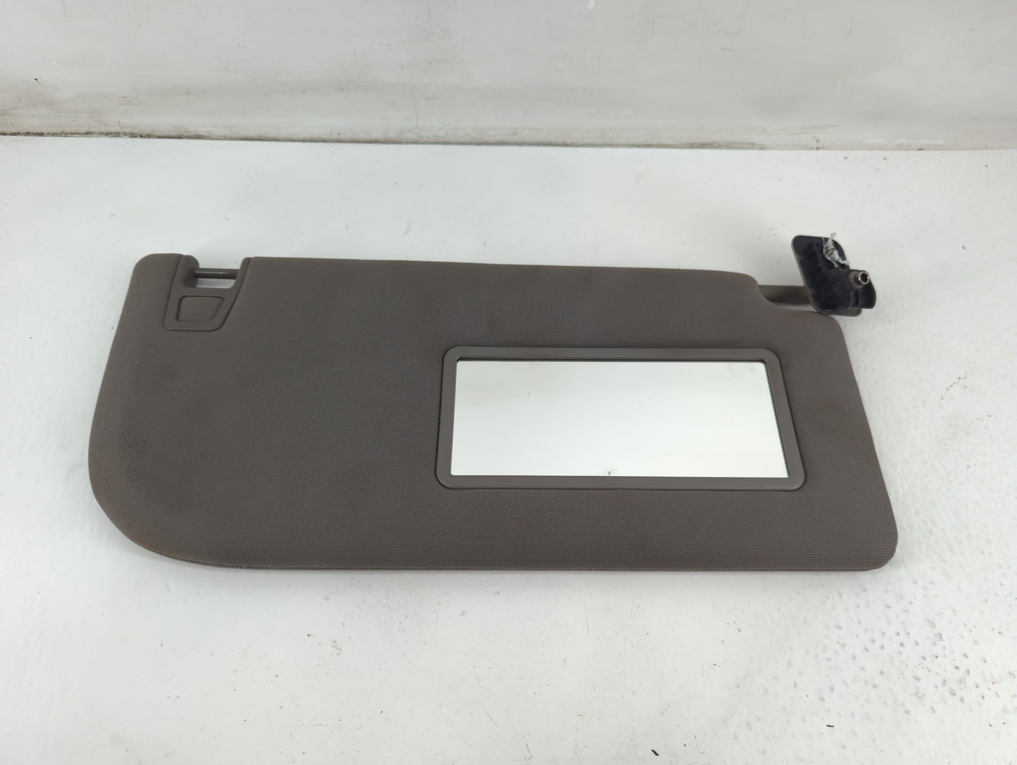 2018-2020 Ford F-150 Sun Visor Shade Replacement Passenger Right Mirror Fits Fits 2018 2019 2020 OEM Used Auto Parts - Oemus