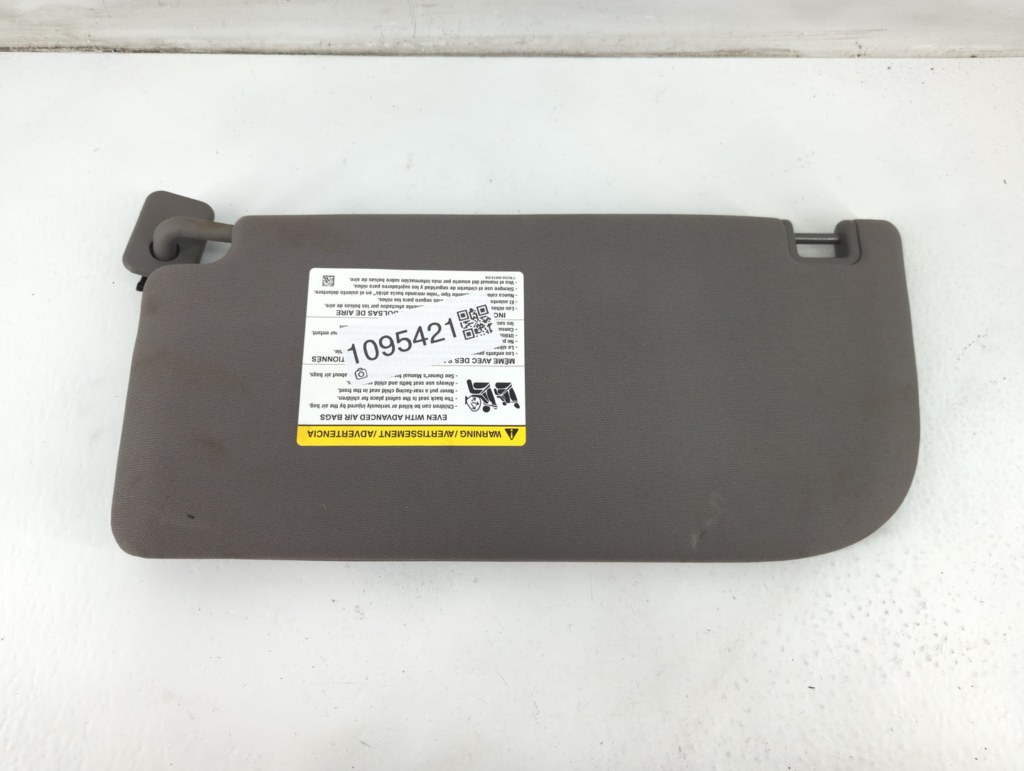 2018-2020 Ford F-150 Sun Visor Shade Replacement Passenger Right Mirror Fits Fits 2018 2019 2020 OEM Used Auto Parts - Oemus