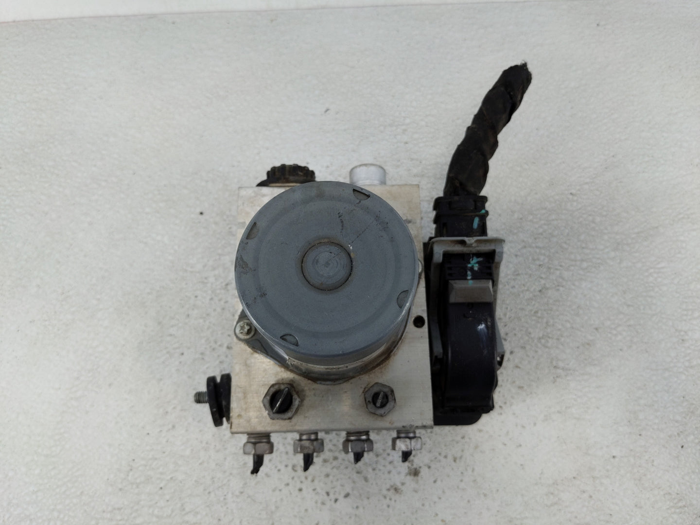 2019-2020 Ford F-150 ABS Pump Control Module Replacement P/N:KL34-2B373-AE Fits Fits 2019 2020 OEM Used Auto Parts - Oemused