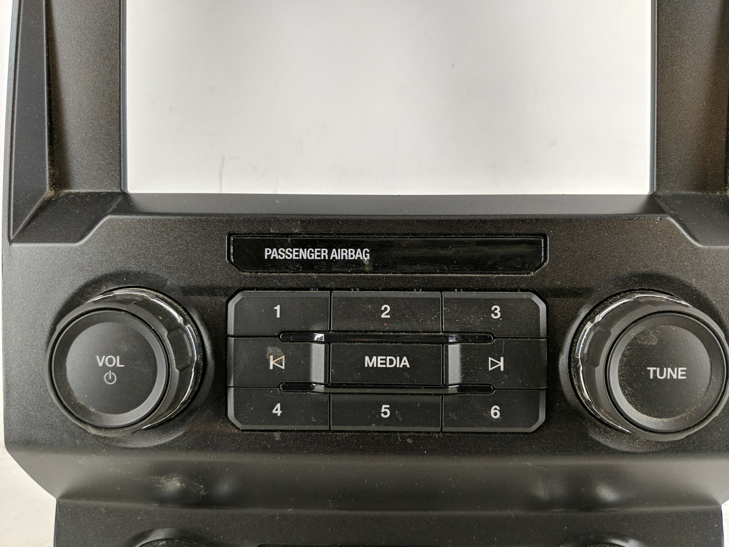 2019-2020 Ford F-150 Radio AM FM Cd Player Receiver Replacement P/N:KL3T-18E243-CBE Fits Fits 2019 2020 OEM Used Auto Parts 