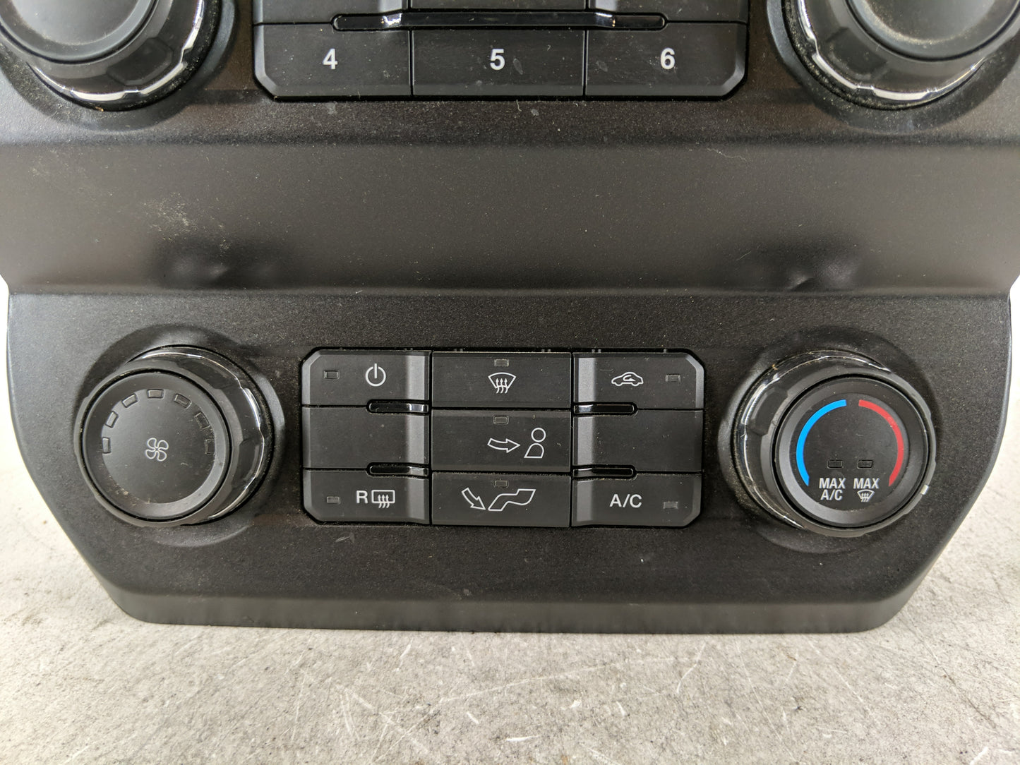 2019-2020 Ford F-150 Radio AM FM Cd Player Receiver Replacement P/N:KL3T-18E243-CBE Fits Fits 2019 2020 OEM Used Auto Parts 