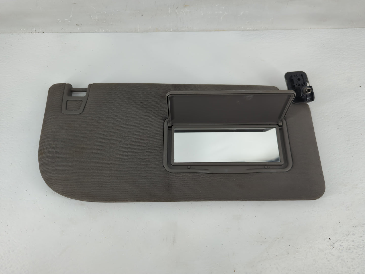 2018-2020 Ford F-150 Sun Visor Shade Replacement Passenger Right Mirror Fits Fits 2018 2019 2020 OEM Used Auto Parts - Oemus
