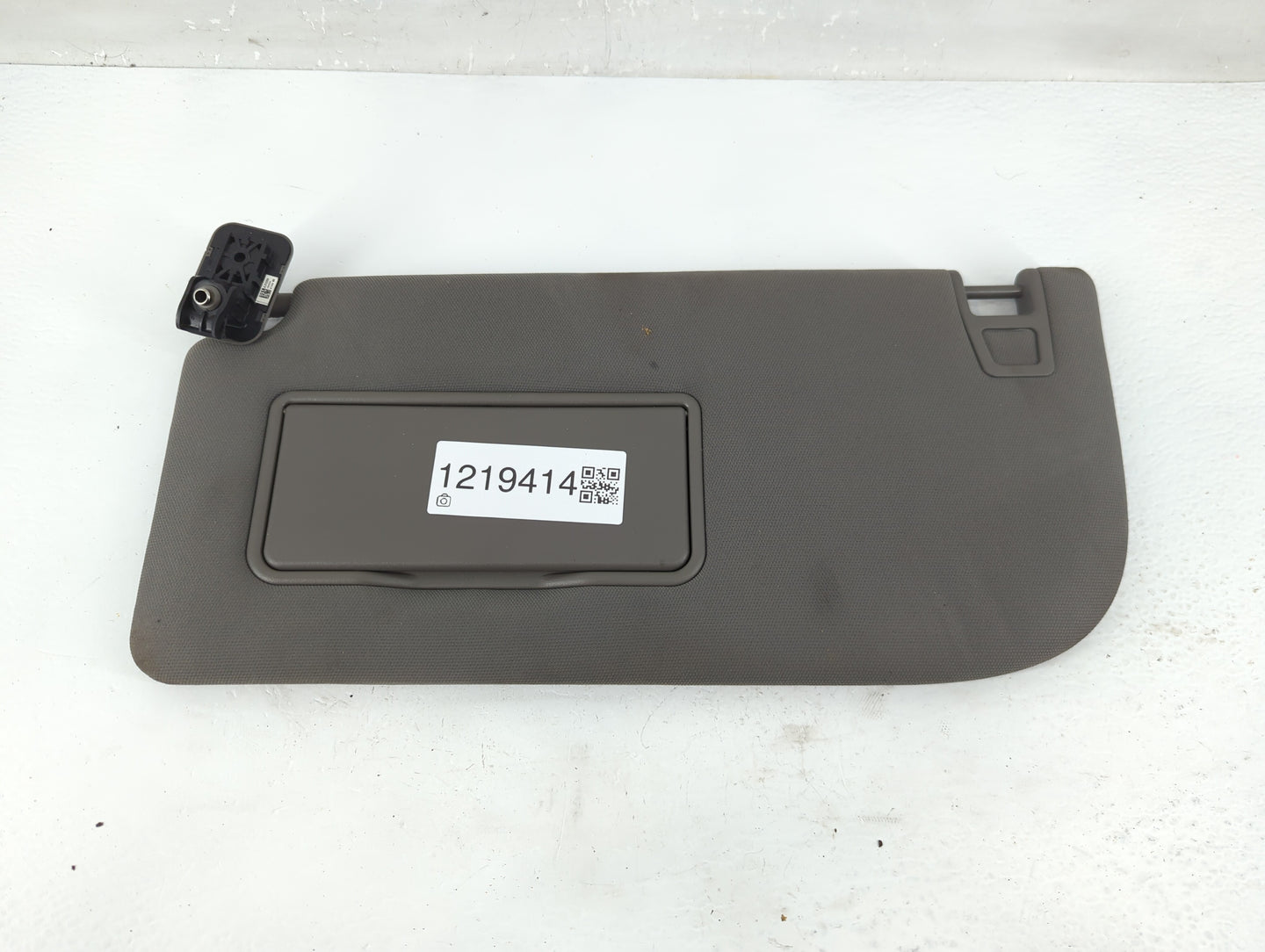 2018-2020 Ford F-150 Sun Visor Shade Replacement Driver Left Mirror Fits Fits 2018 2019 2020 OEM Used Auto Parts - Oemusedau