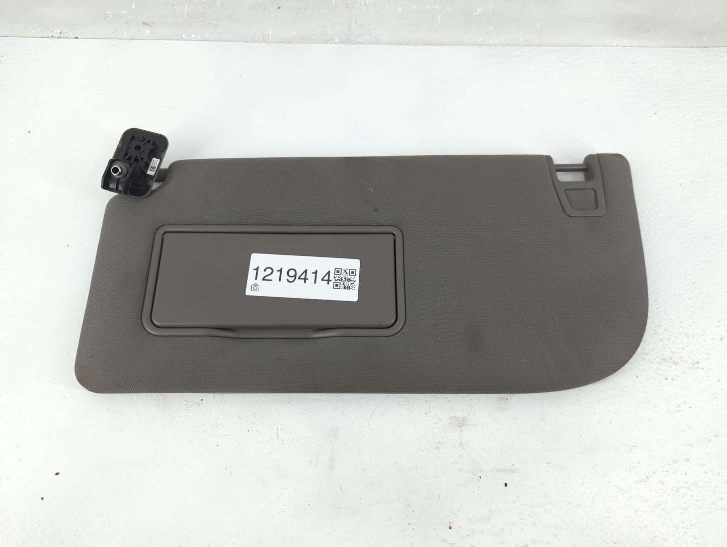 2018-2020 Ford F-150 Sun Visor Shade Replacement Driver Left Mirror Fits Fits 2018 2019 2020 OEM Used Auto Parts - Oemusedau
