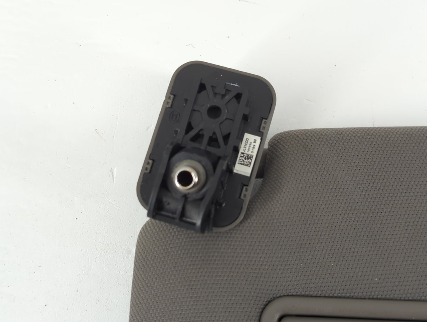 2018-2020 Ford F-150 Sun Visor Shade Replacement Driver Left Mirror Fits Fits 2018 2019 2020 OEM Used Auto Parts - Oemusedau