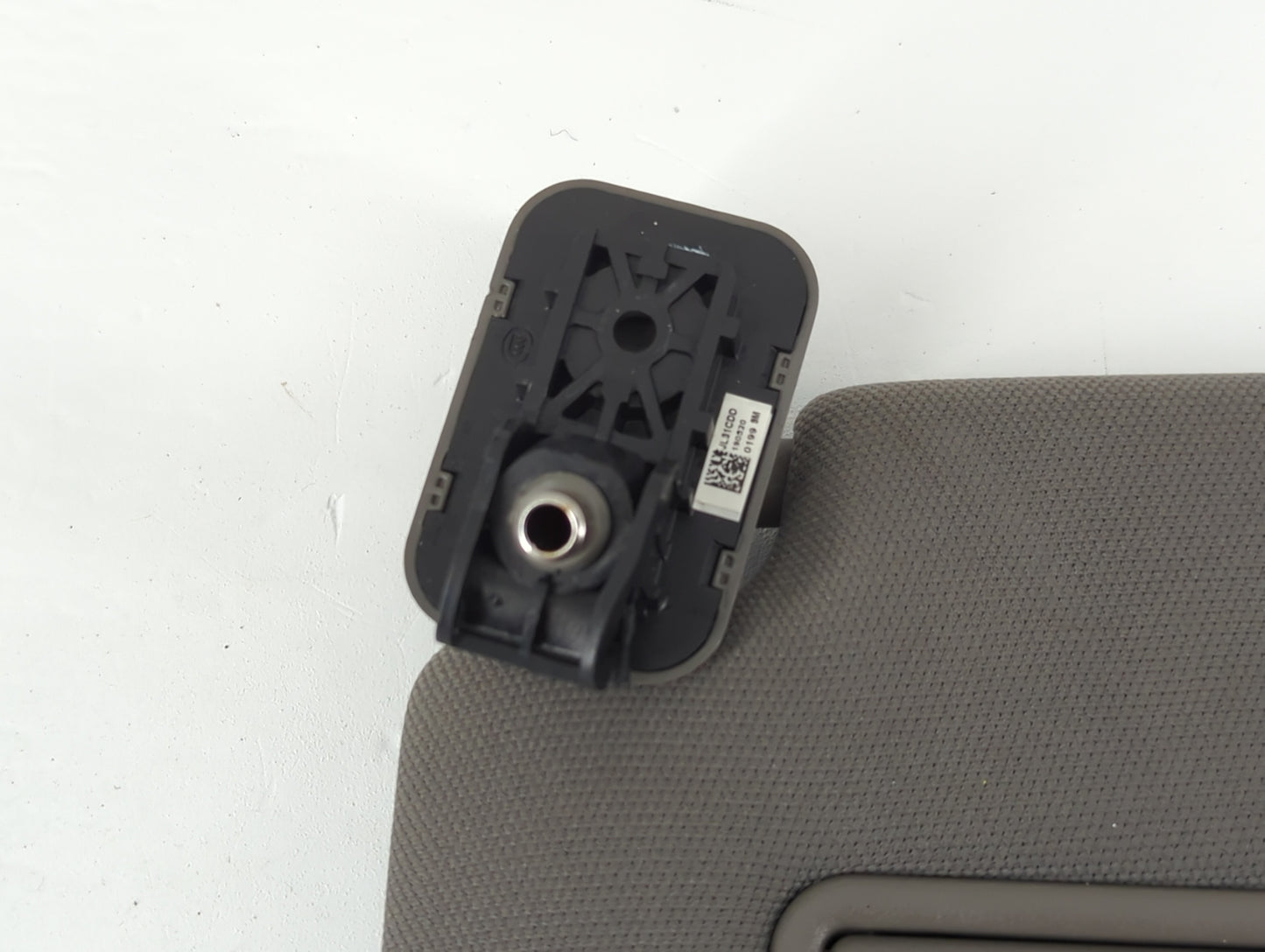 2018-2020 Ford F-150 Sun Visor Shade Replacement Driver Left Mirror Fits Fits 2018 2019 2020 OEM Used Auto Parts - Oemusedau