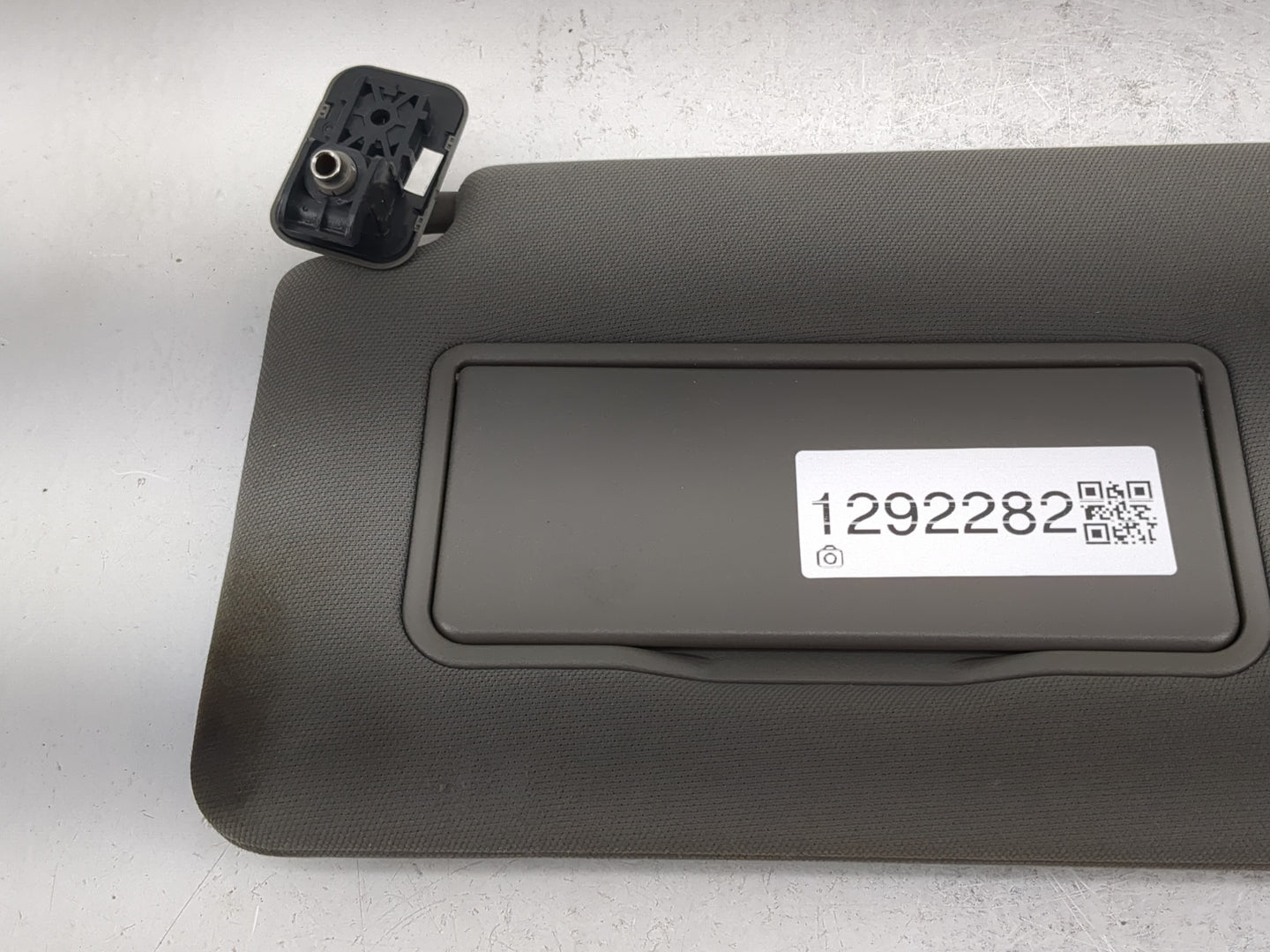 2018-2020 Ford F-150 Sun Visor Shade Replacement Driver Left Mirror Fits Fits 2018 2019 2020 OEM Used Auto Parts - Oemusedau