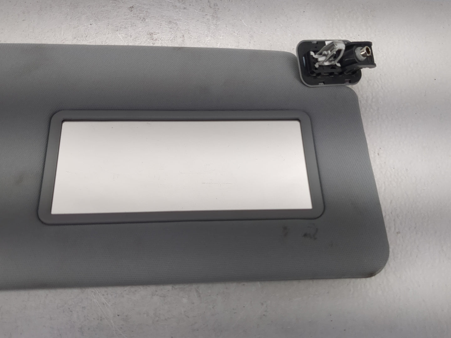 2018-2020 Ford F-150 Sun Visor Shade Replacement Passenger Right Mirror Fits Fits 2018 2019 2020 OEM Used Auto Parts - Oemus