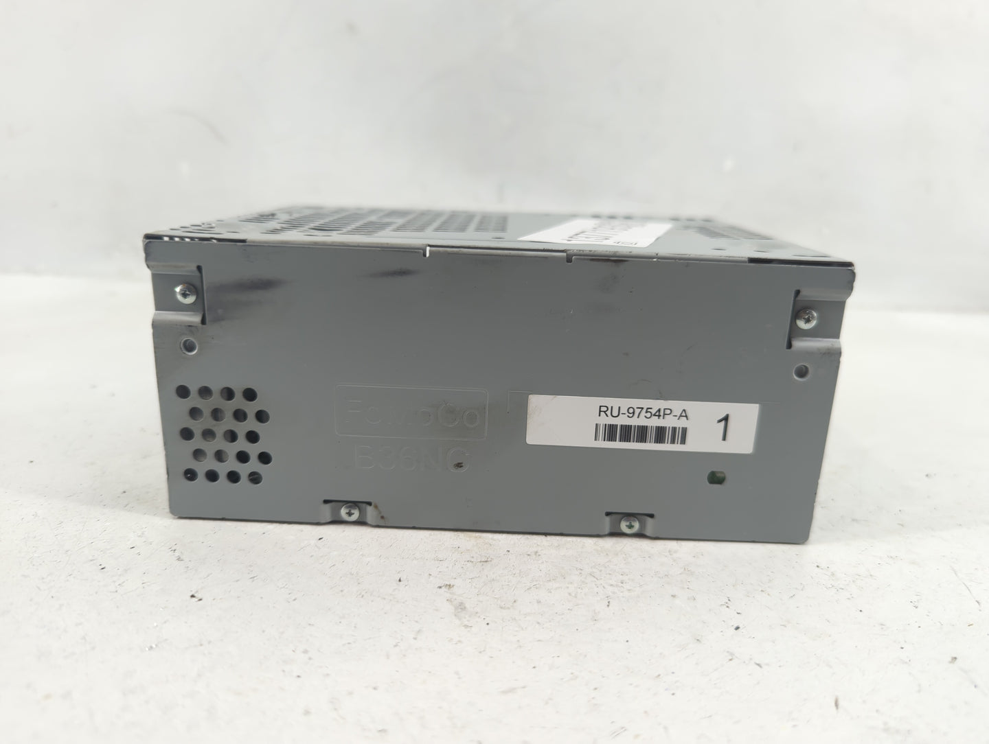 2019-2020 Ford F-150 Radio AM FM Cd Player Receiver Replacement P/N:KL3T-18D832-AG Fits Fits 2019 2020 OEM Used Auto Parts -