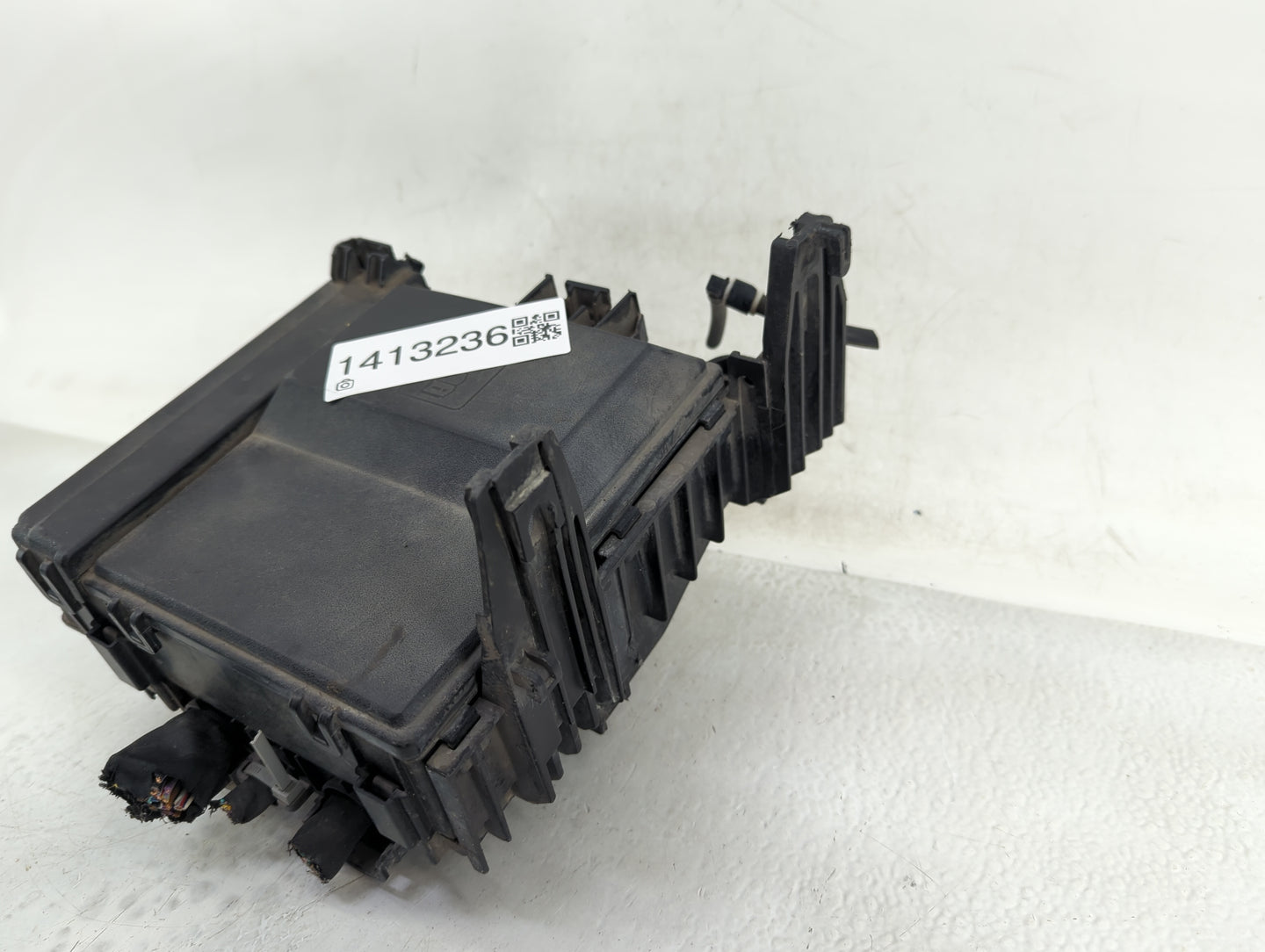2018-2020 Ford F-150 Fusebox Fuse Box Panel Relay Module Fits Fits 2018 2019 2020 OEM Used Auto Parts - Oemusedautoparts1.co