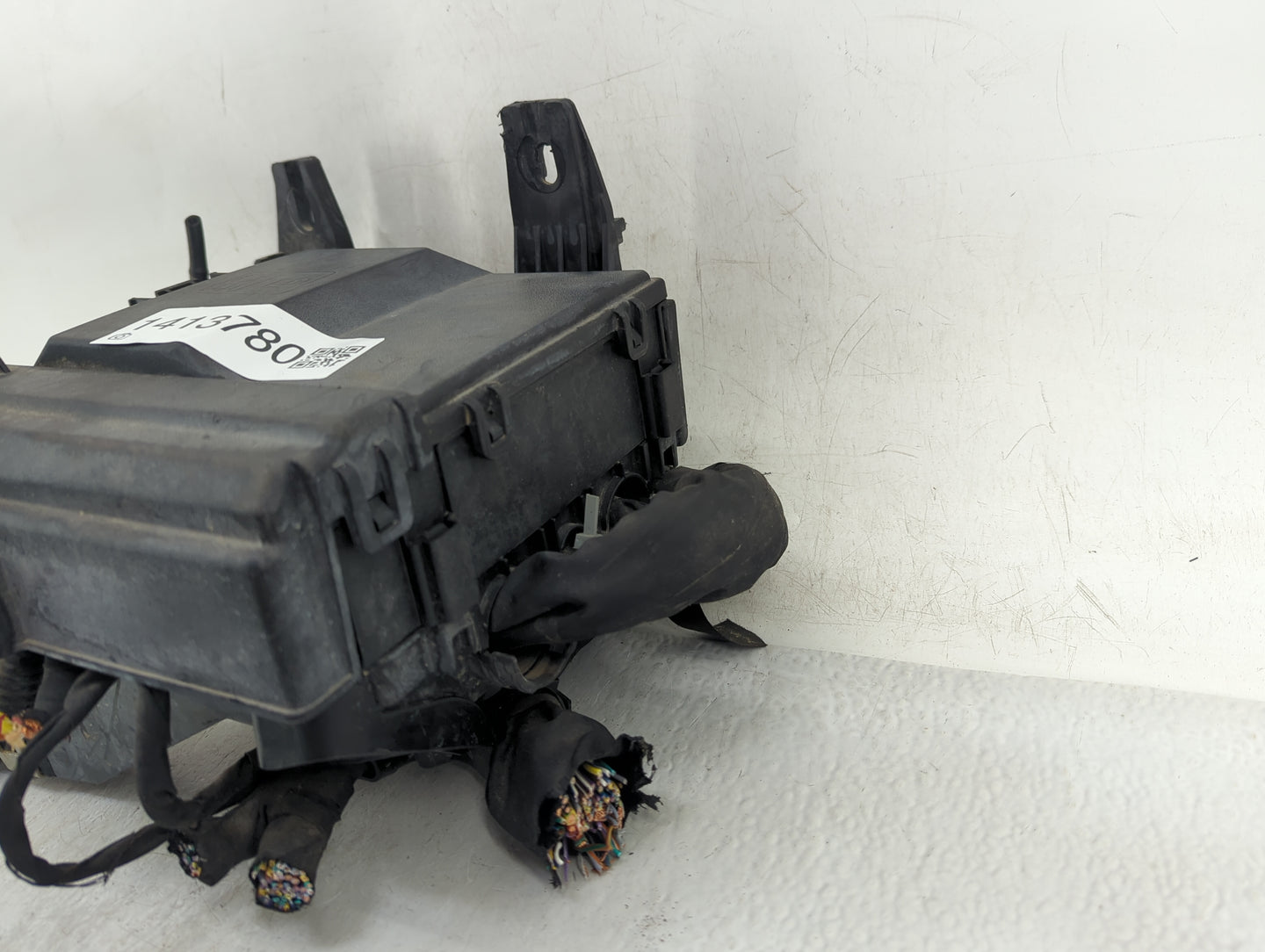 2018-2020 Ford F-150 Fusebox Fuse Box Panel Relay Module Fits Fits 2018 2019 2020 OEM Used Auto Parts - Oemusedautoparts1.co