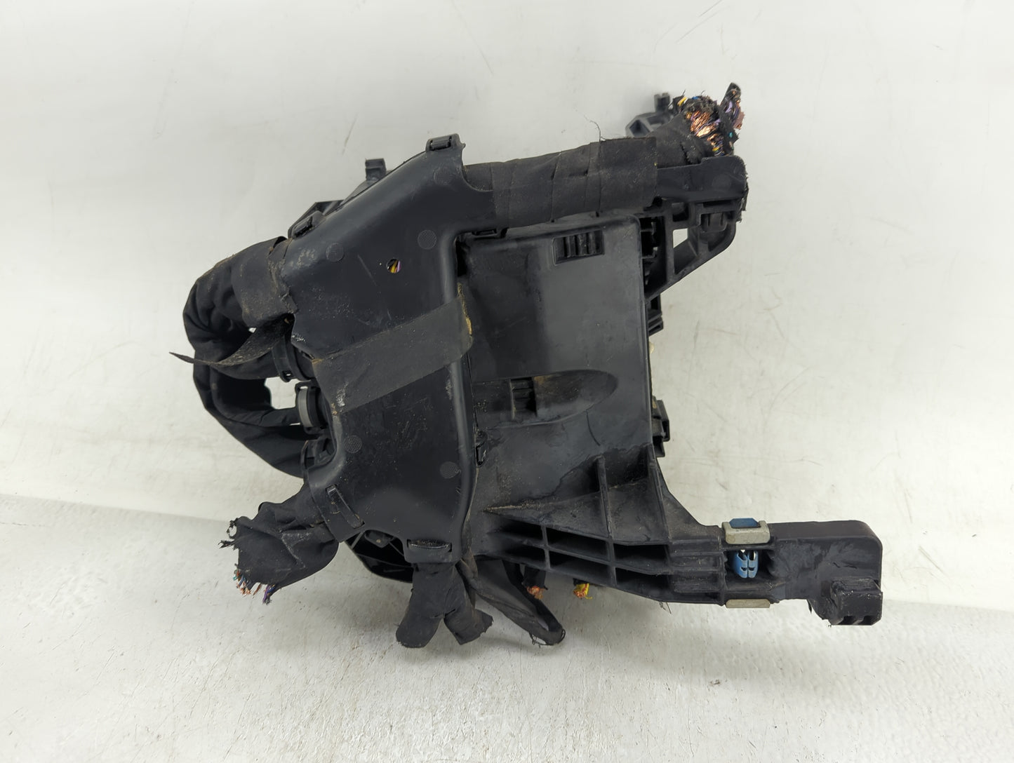 2018-2020 Ford F-150 Fusebox Fuse Box Panel Relay Module Fits Fits 2018 2019 2020 OEM Used Auto Parts - Oemusedautoparts1.co