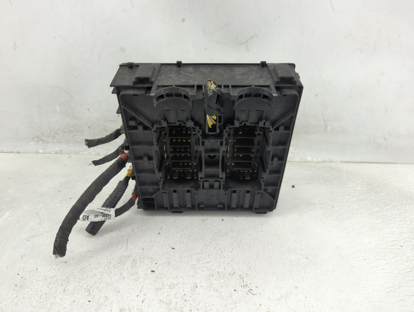 2018-2020 Ford F-150 Fusebox Fuse Box Panel Relay Module P/N:JU5T-14A003-EA Fits Fits 2018 2019 2020 OEM Used Auto Parts - O